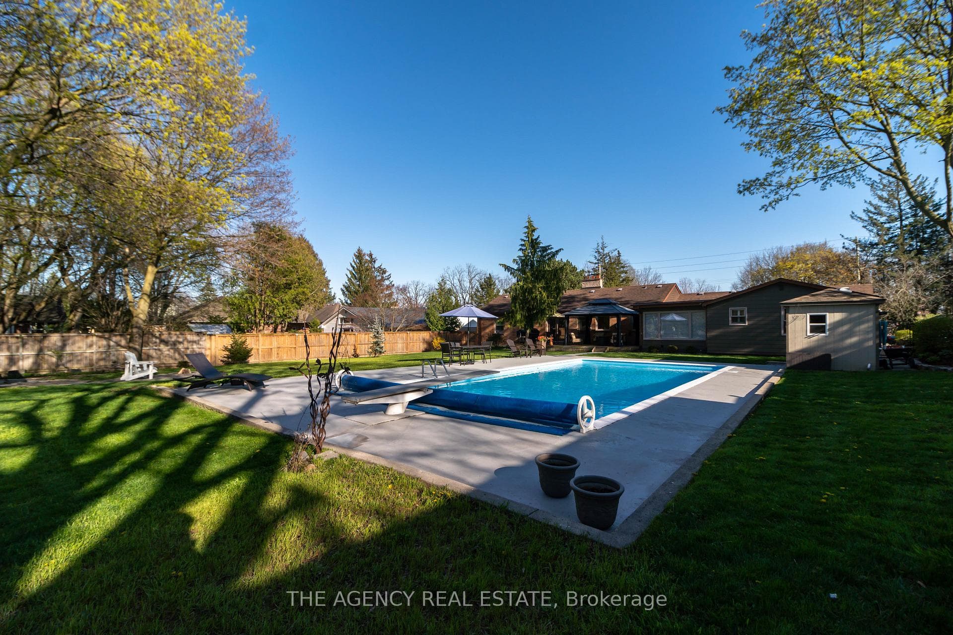 785 Riverside Drive photo 35