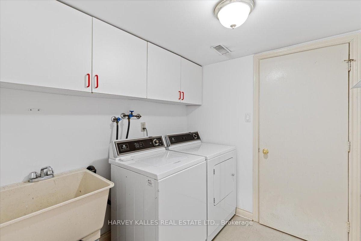 617 Castlefield Avenue photo 35