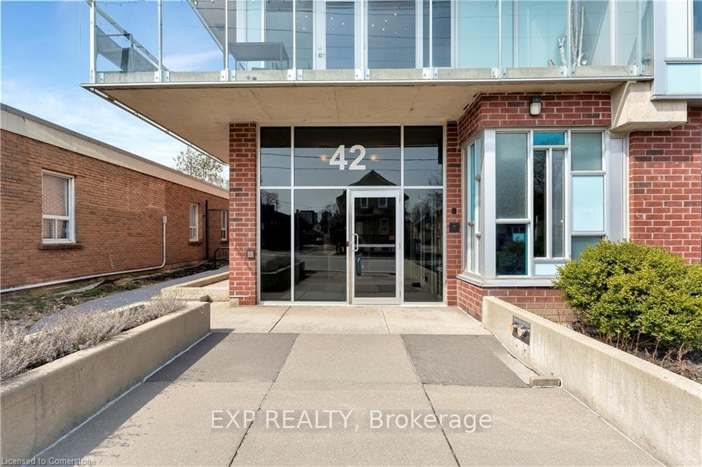 42 Bridgeport Road Unit 206 photo 3