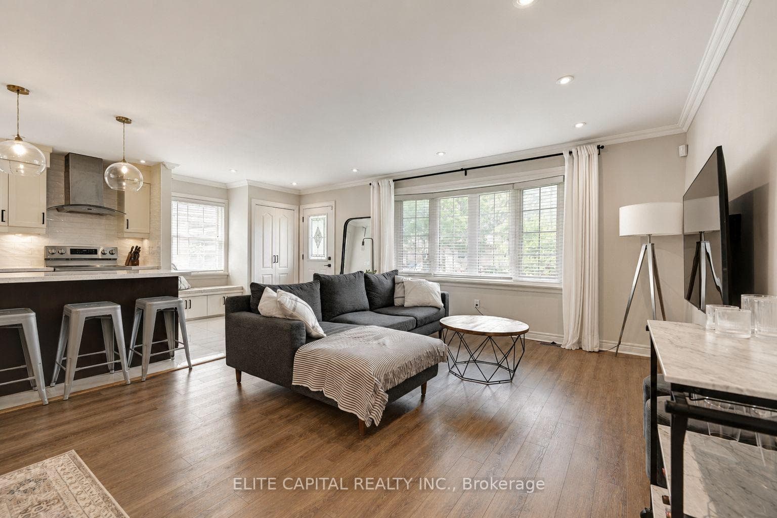 171 Canlish Road photo 3