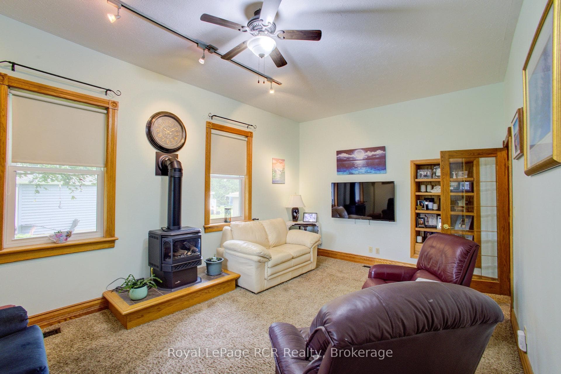 210 St George Street photo 10
