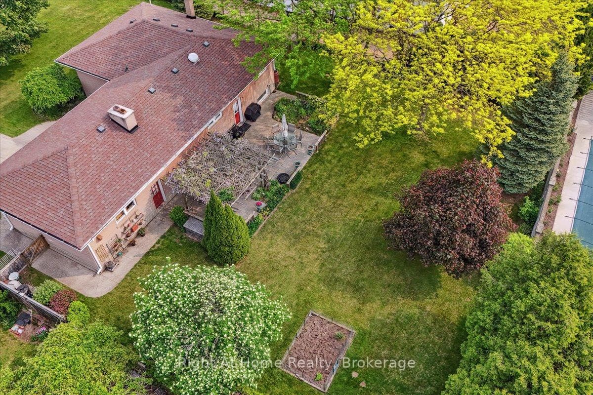 357 Seaton Drive photo 38