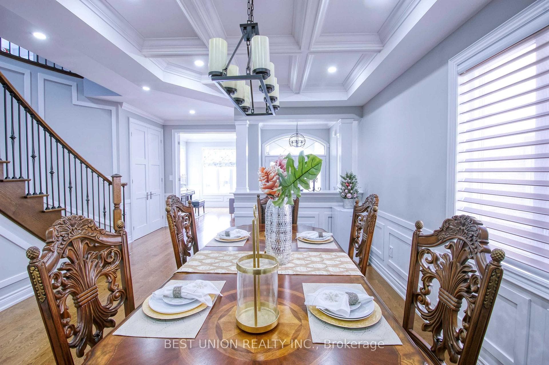 1183 Mctavish Drive photo 3