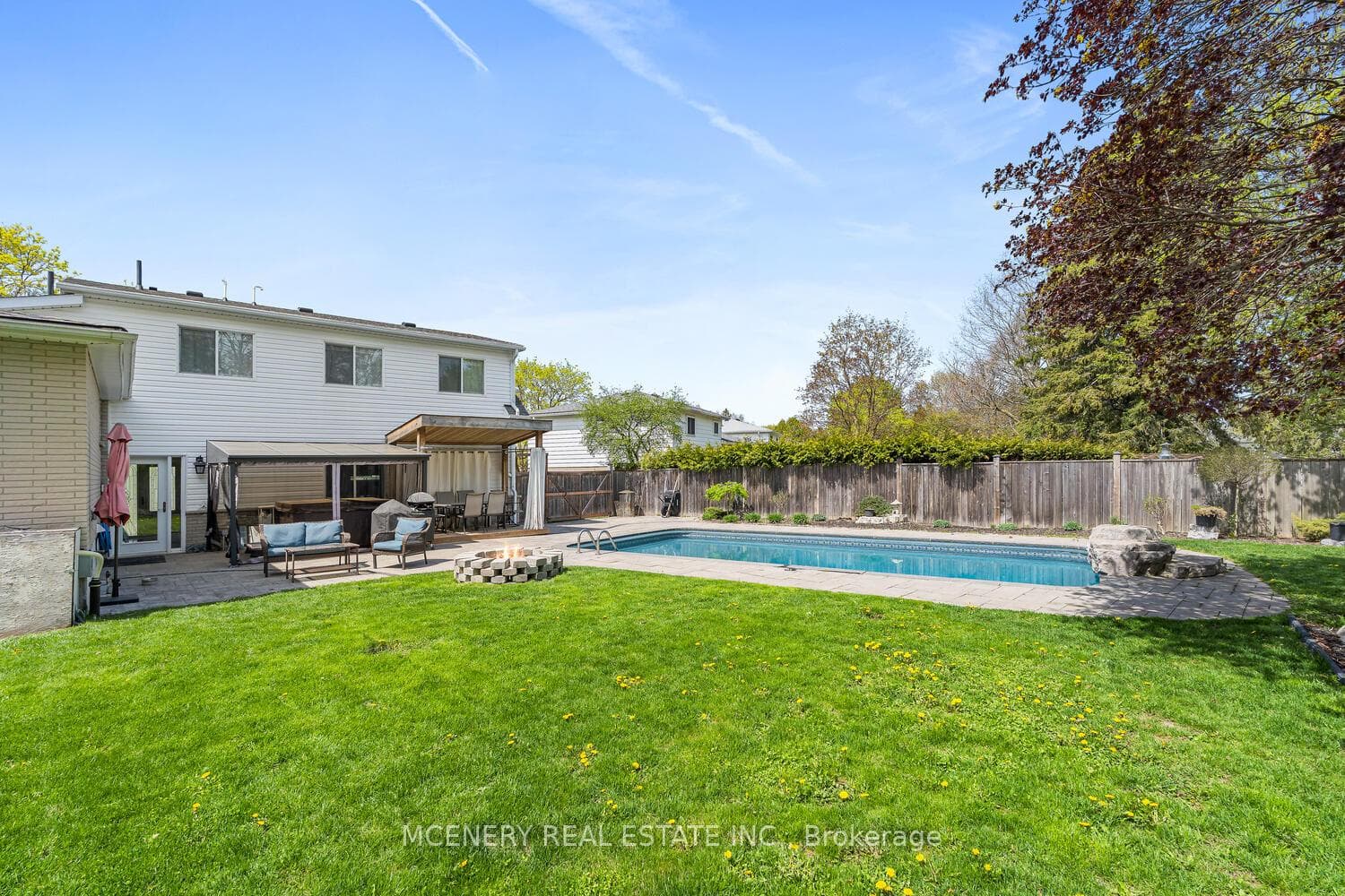 21 ERINDALE Drive photo 48