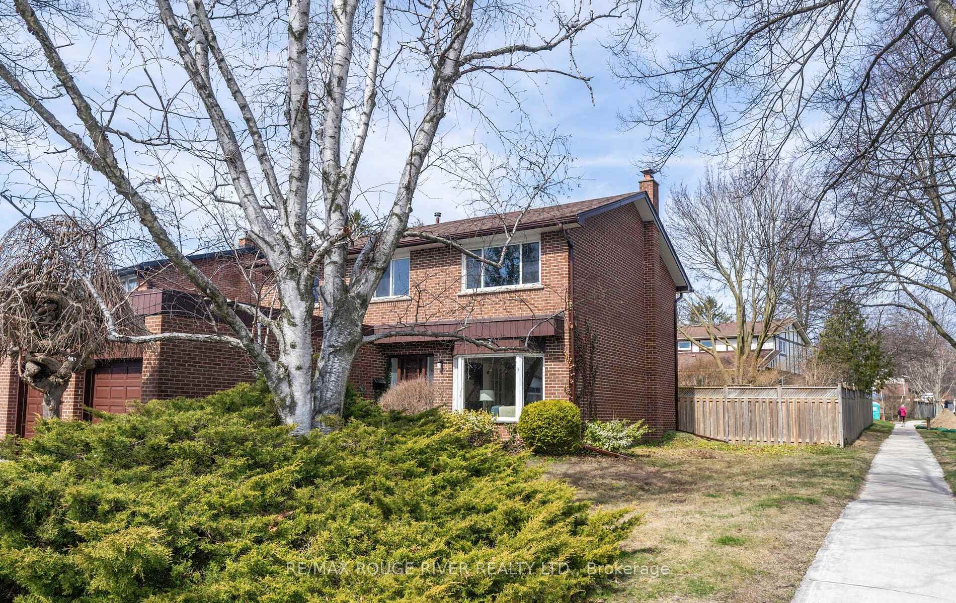 124 Acheson Boulevard photo 4