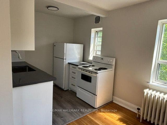 111 Oriole Parkway Unit 306 photo 10