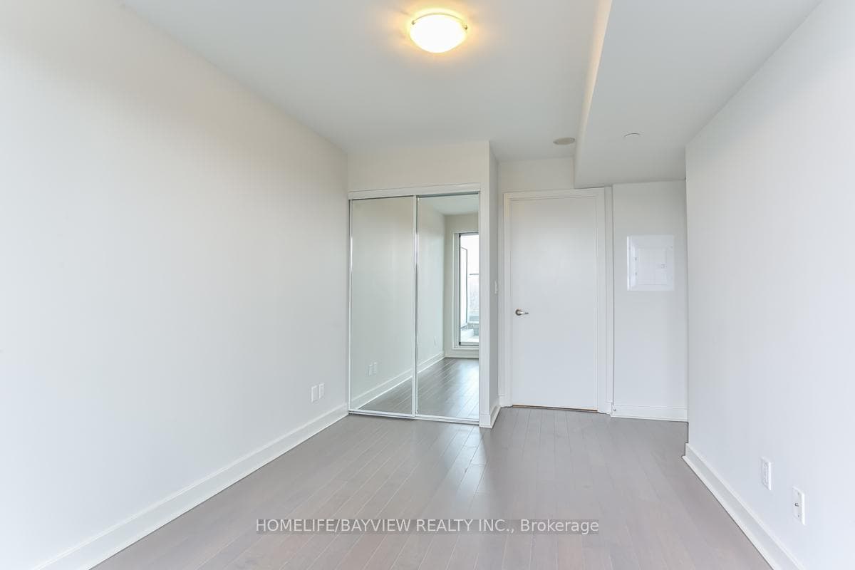 58 Orchard View Boulevard Unit 511 photo 15