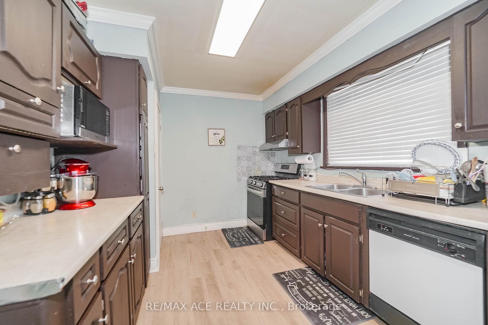 1425 Lakefield Street photo 19