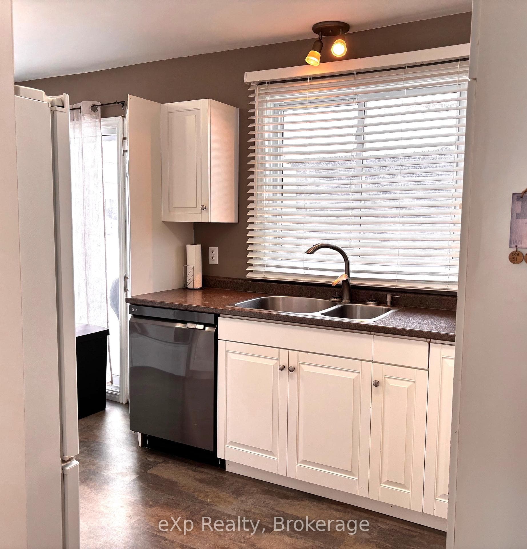170 11th Avenue photo 15