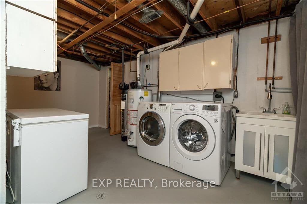 3043 MANNERING Court photo 18
