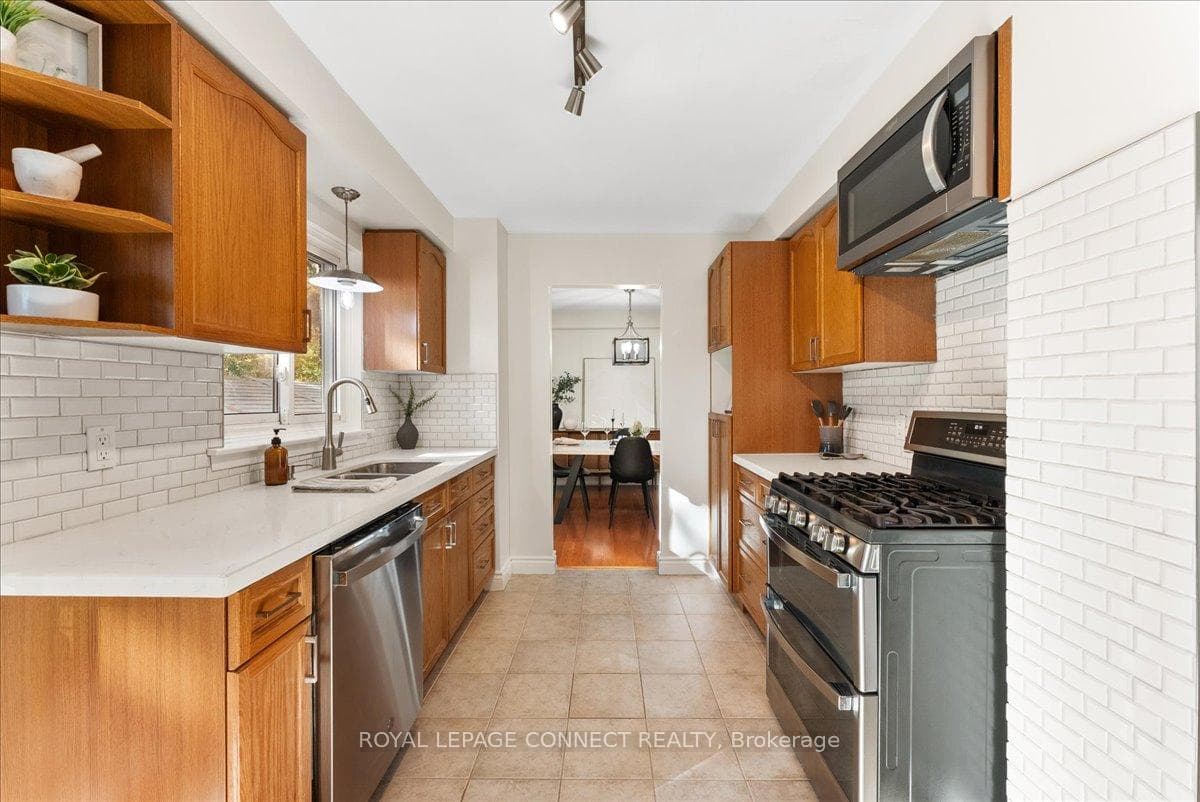 1800 Shadybrook Drive photo 13