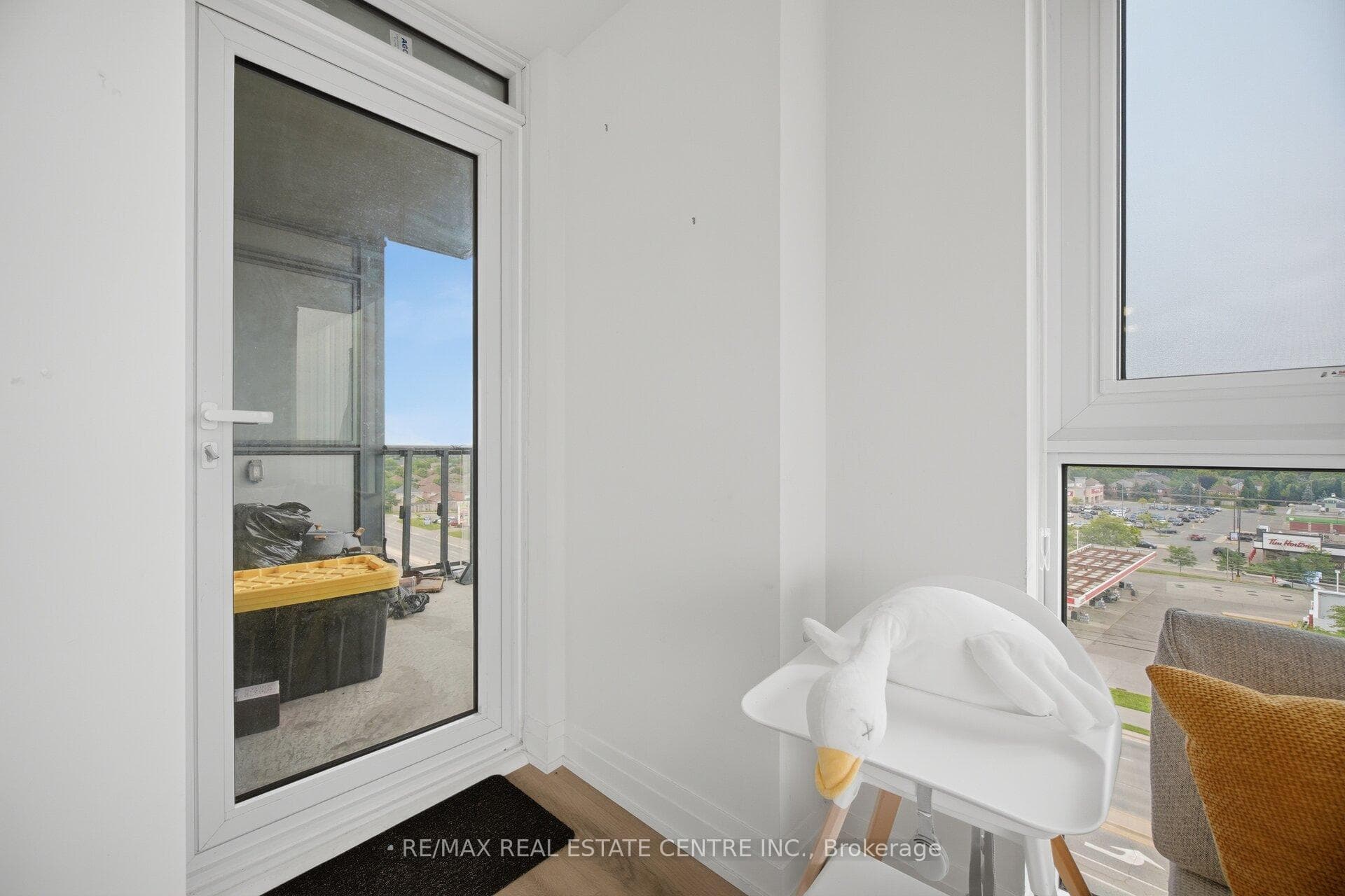 509 Dundas Street Unit 618 photo 35