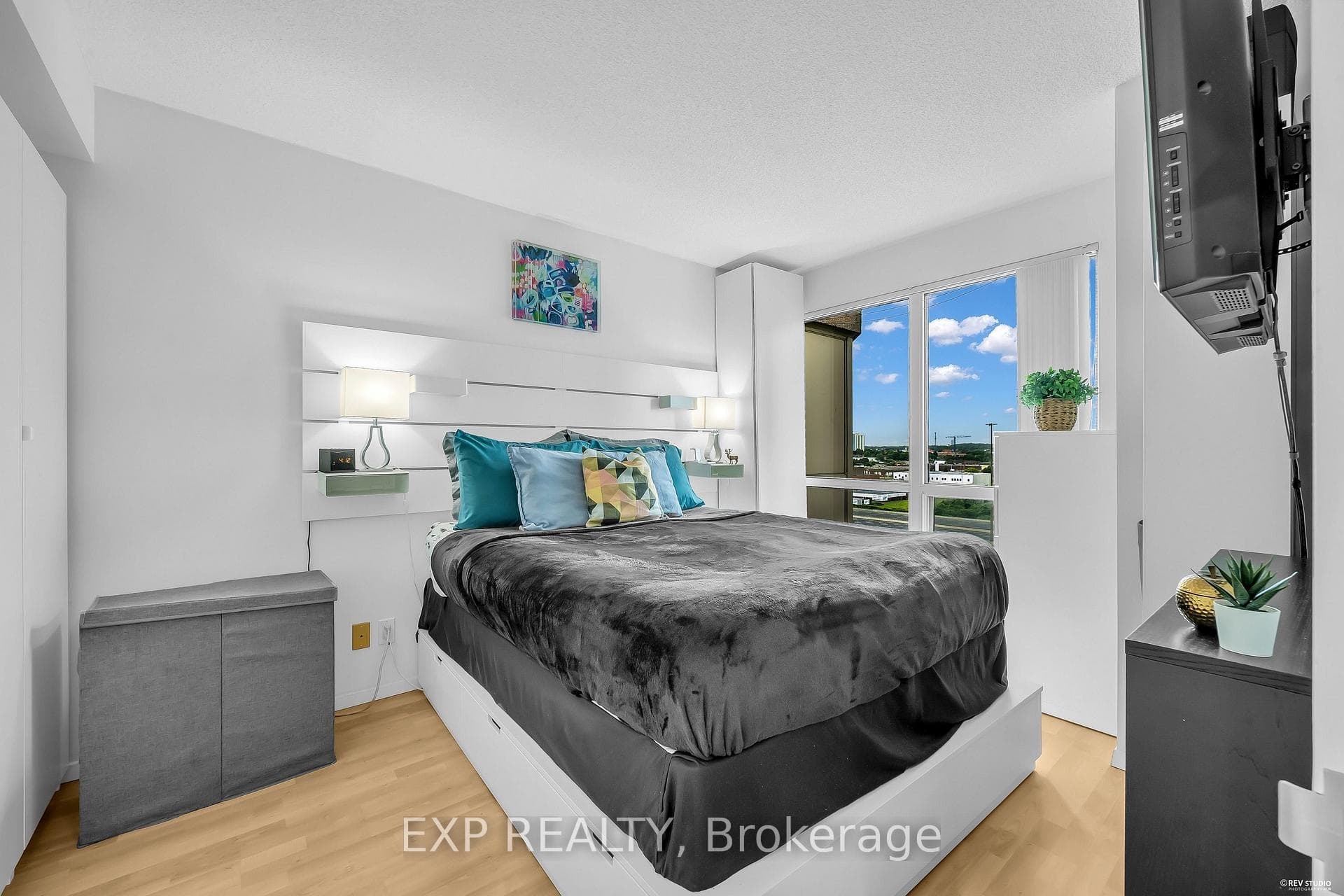 8 Lee Centre Drive Unit 1016 photo 17