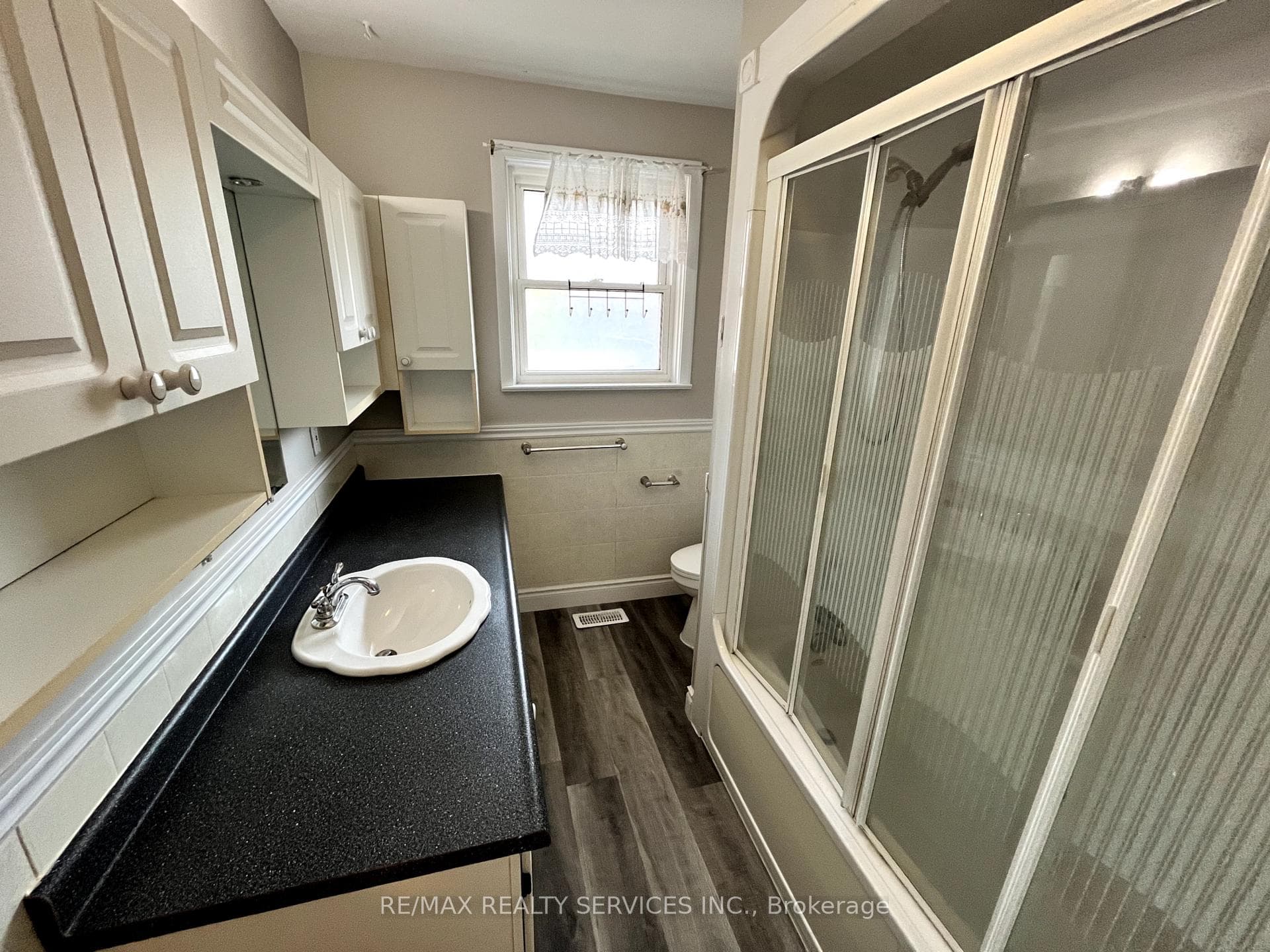 91 Ambleside Drive photo 17