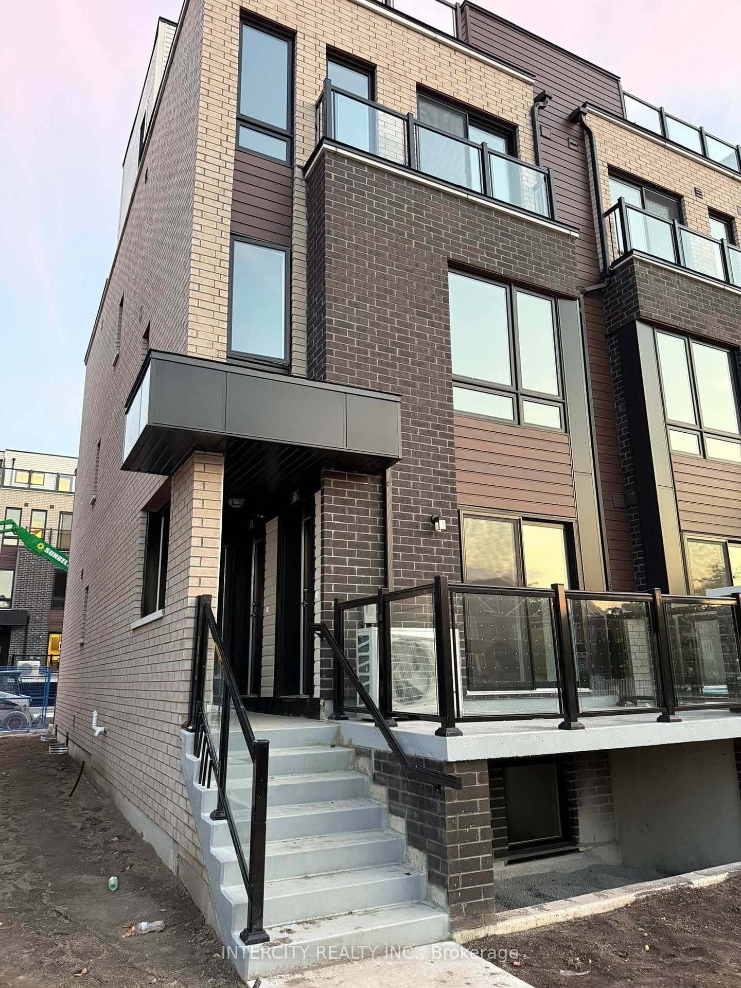 235 McLevin Avenue Unit 20 photo 1