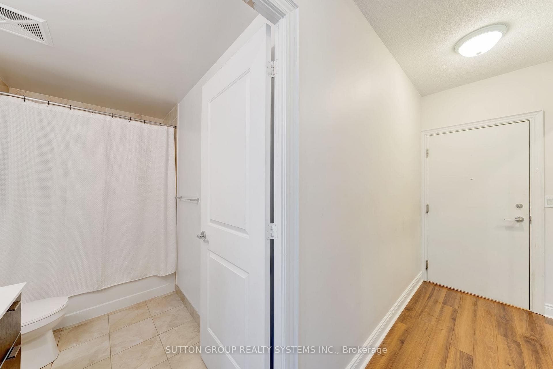 16 Brookers Lane Unit 601 photo 5