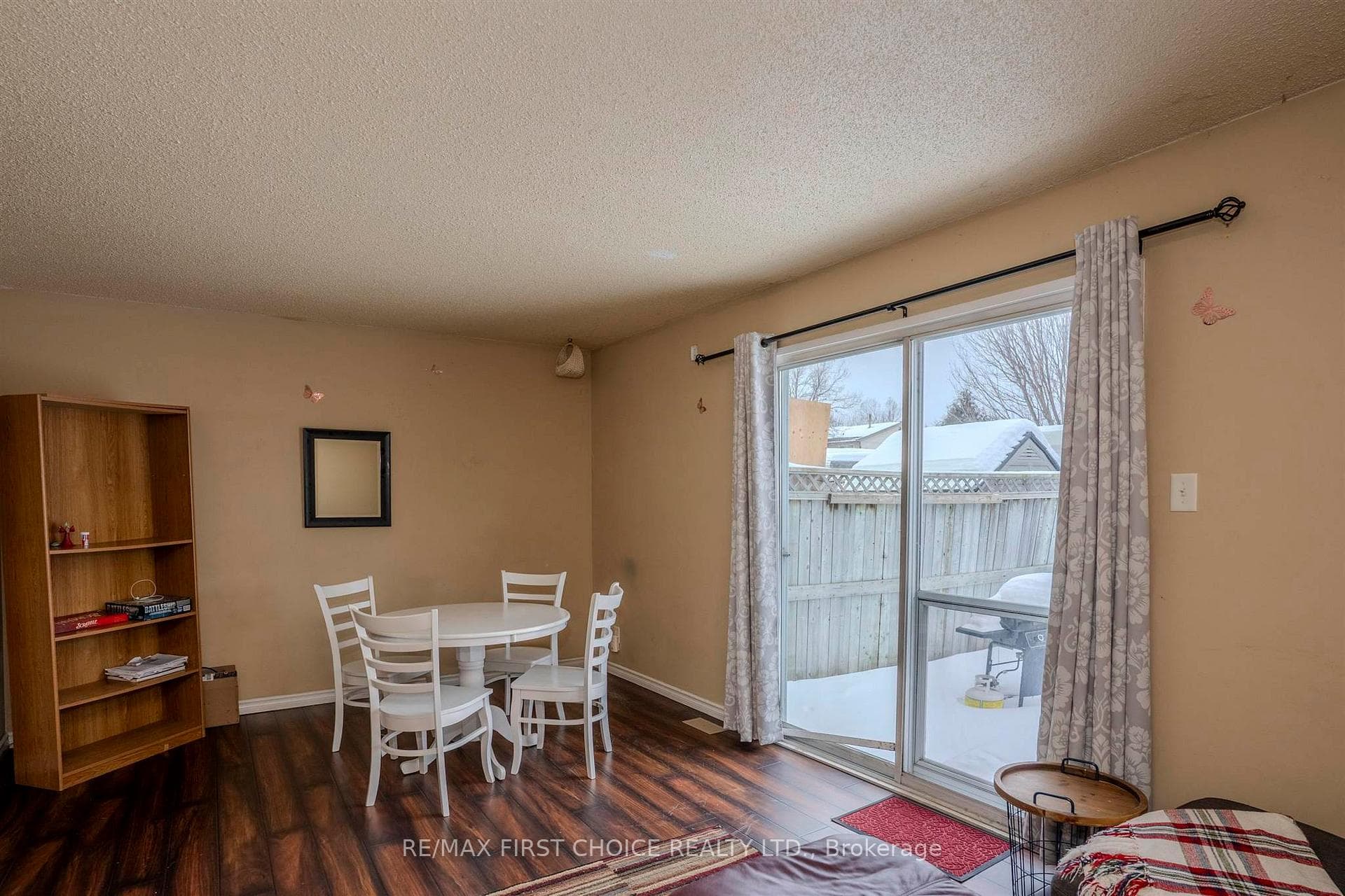 378 Wentworth Crescent photo 4