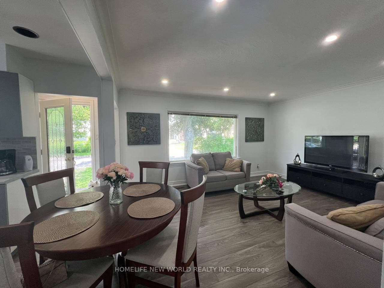 39 Otonabee Avenue photo 4