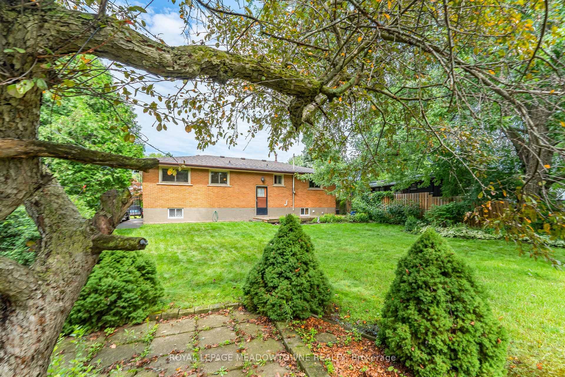 5394 Murray Crescent photo 38