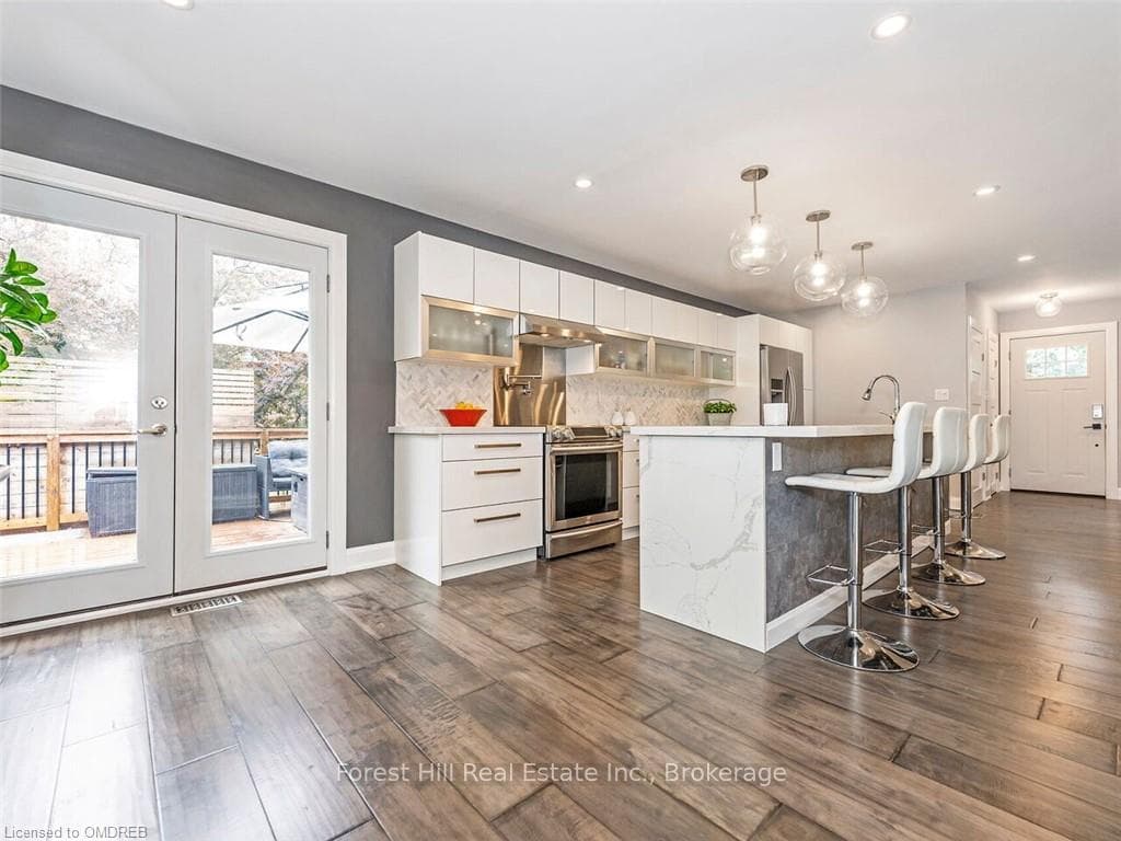 535 REGINA Drive photo 11