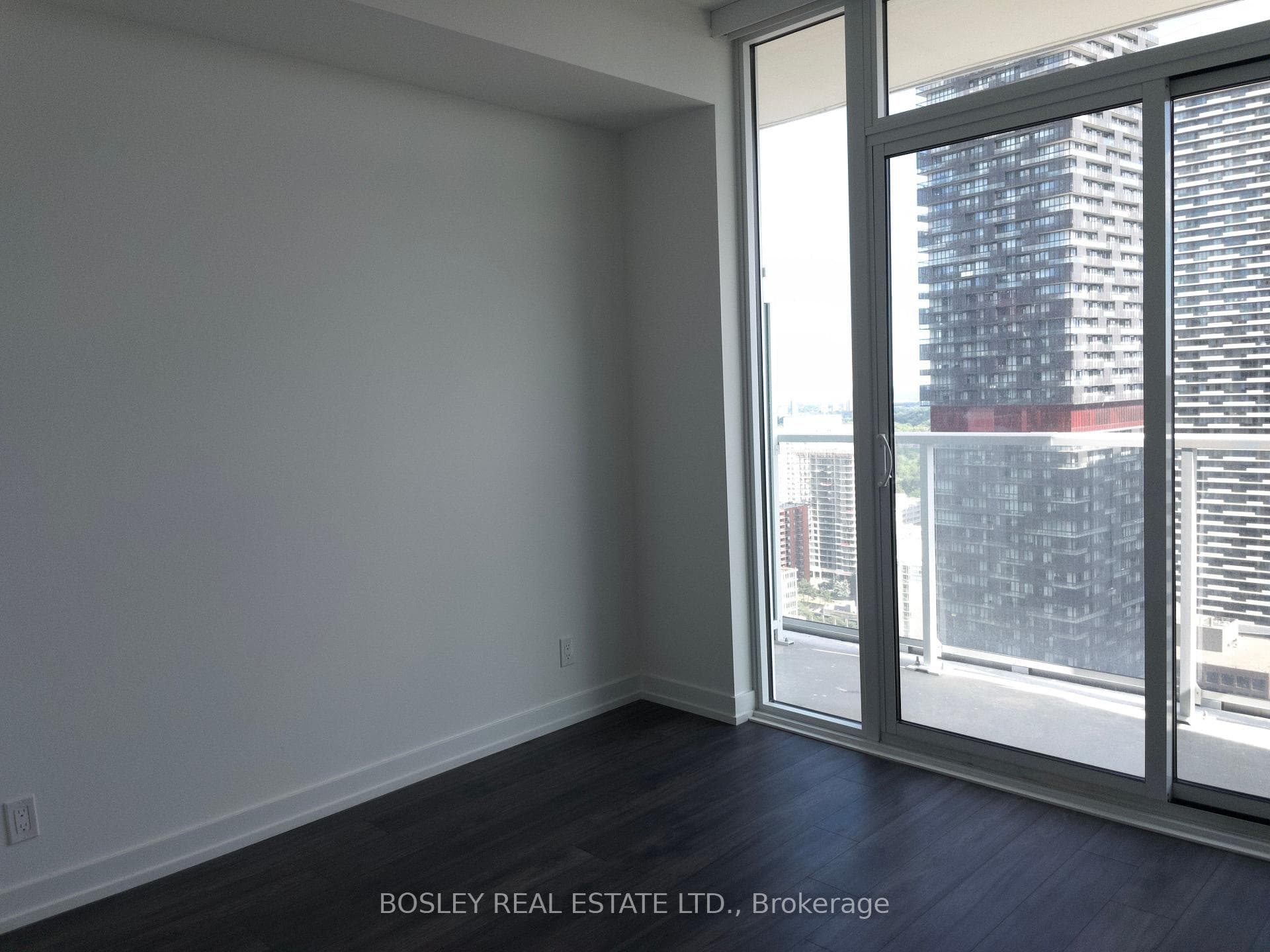 33 Helendale Avenue Unit 2807 photo 16