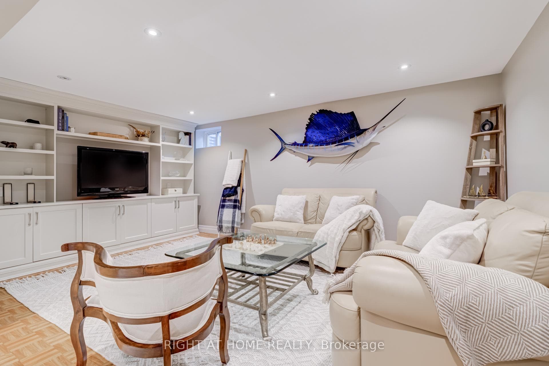 2067 Marine Drive Unit 9 photo 18