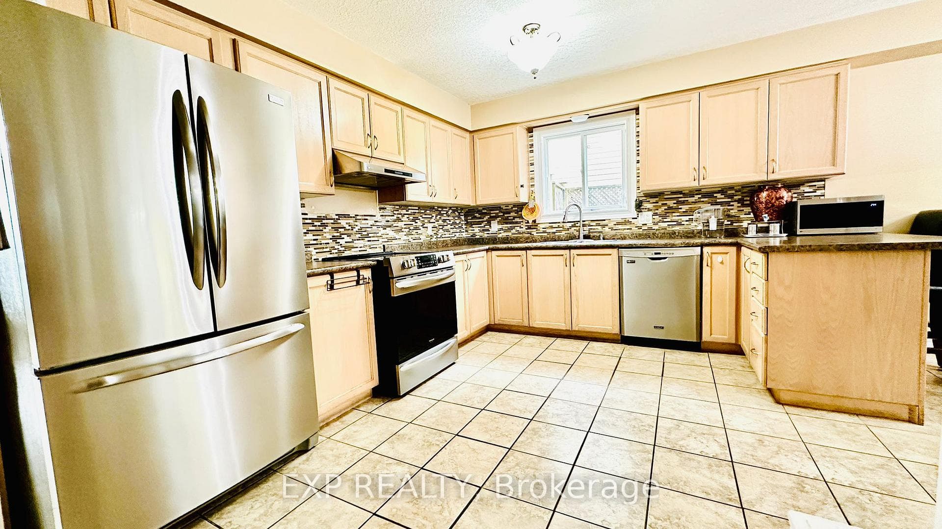 240 PURPLE SAGE Crescent photo 12