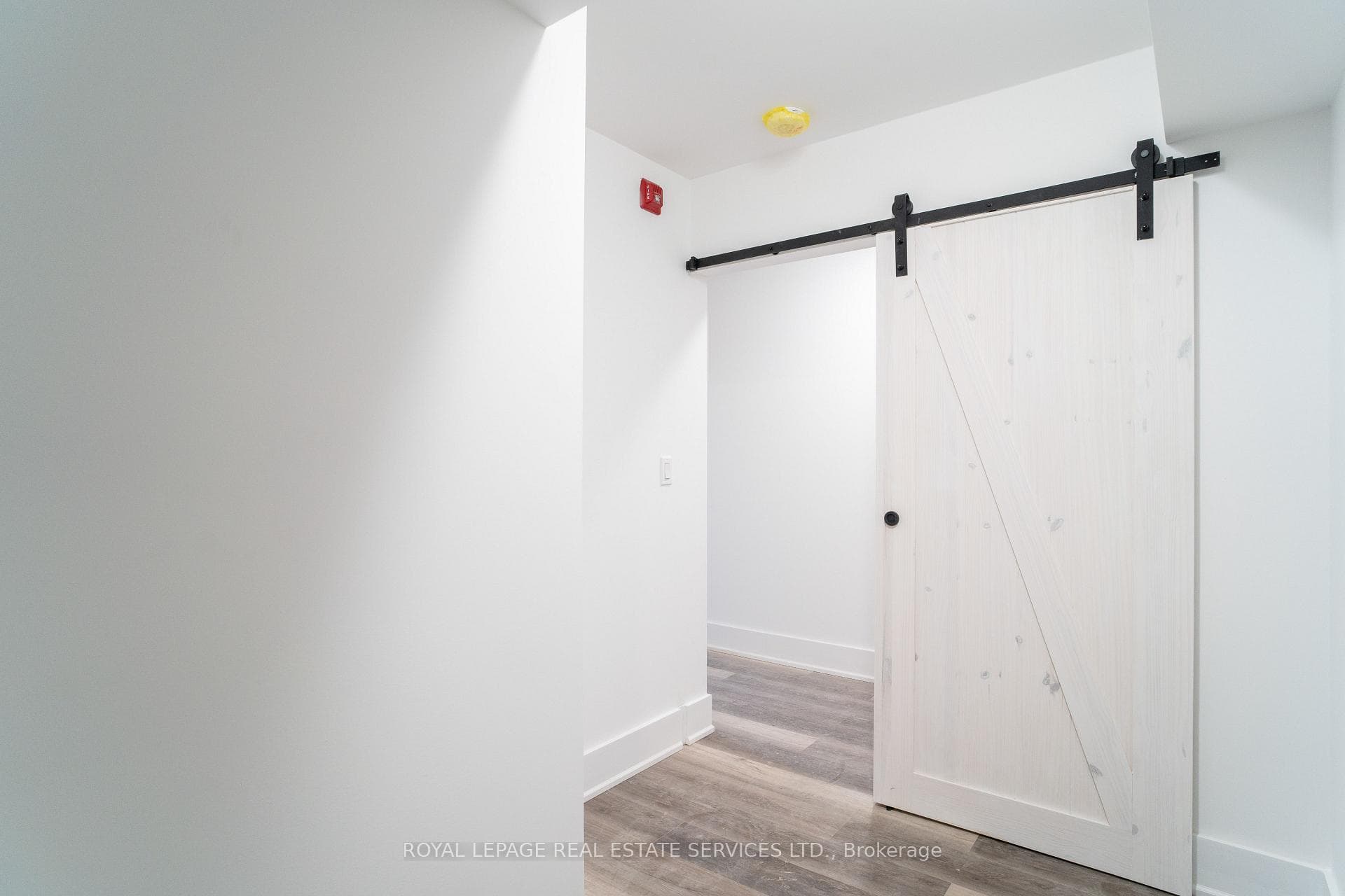 1106 St Clair Avenue Unit 2B photo 8