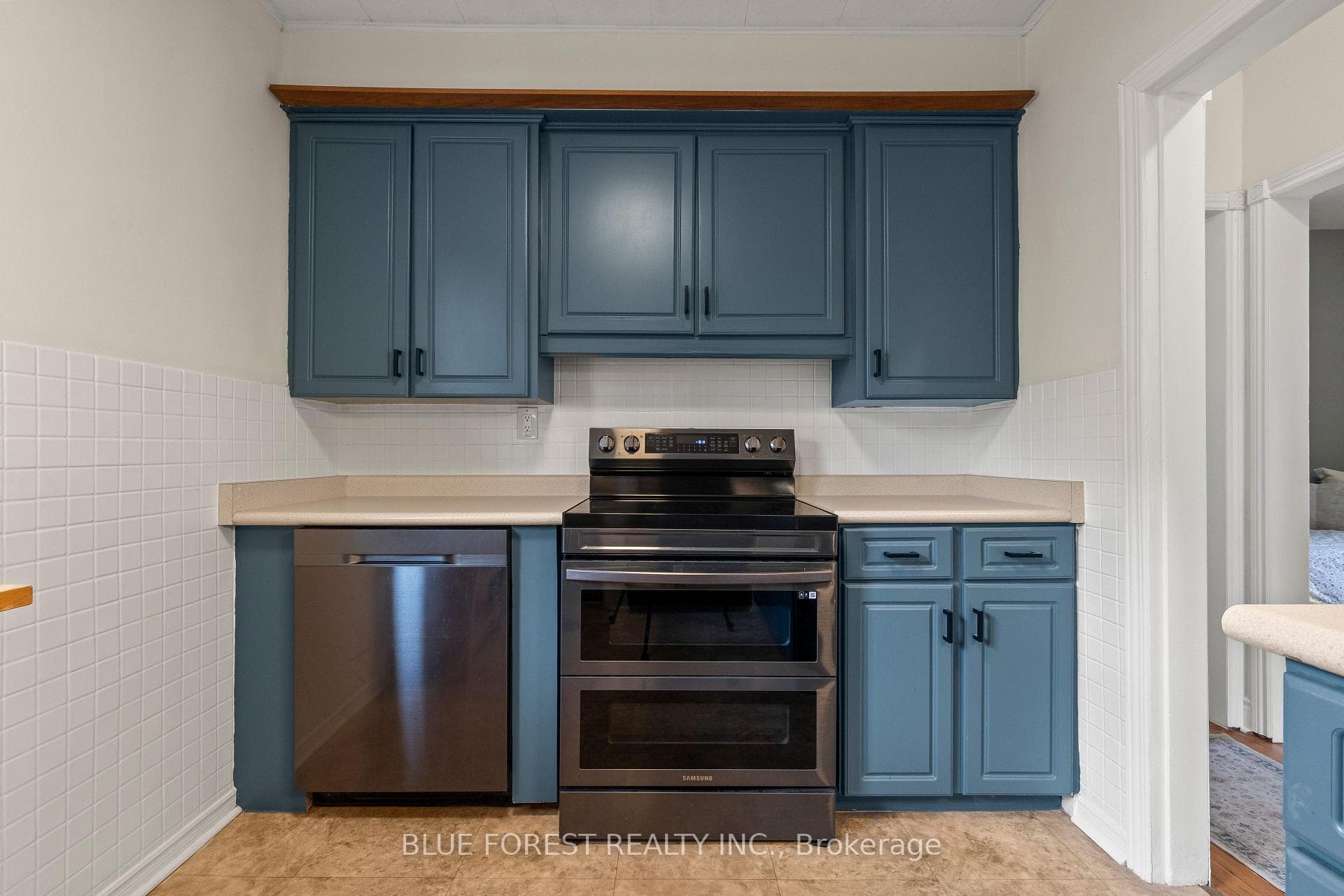 31 Eastman Avenue photo 15