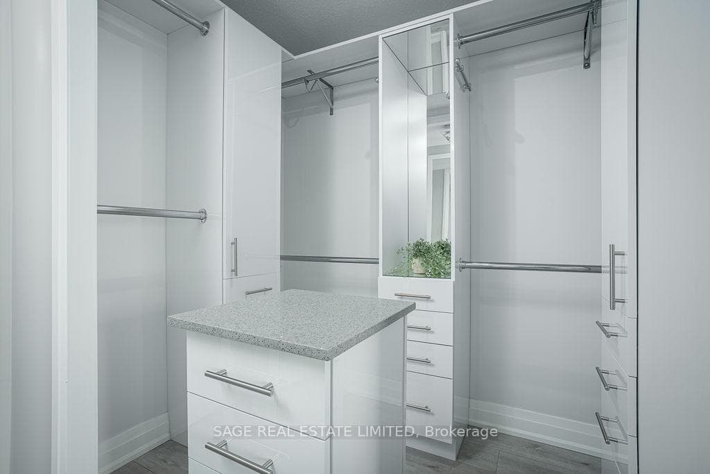 25 Telegram Mews Unit 3707 photo 20