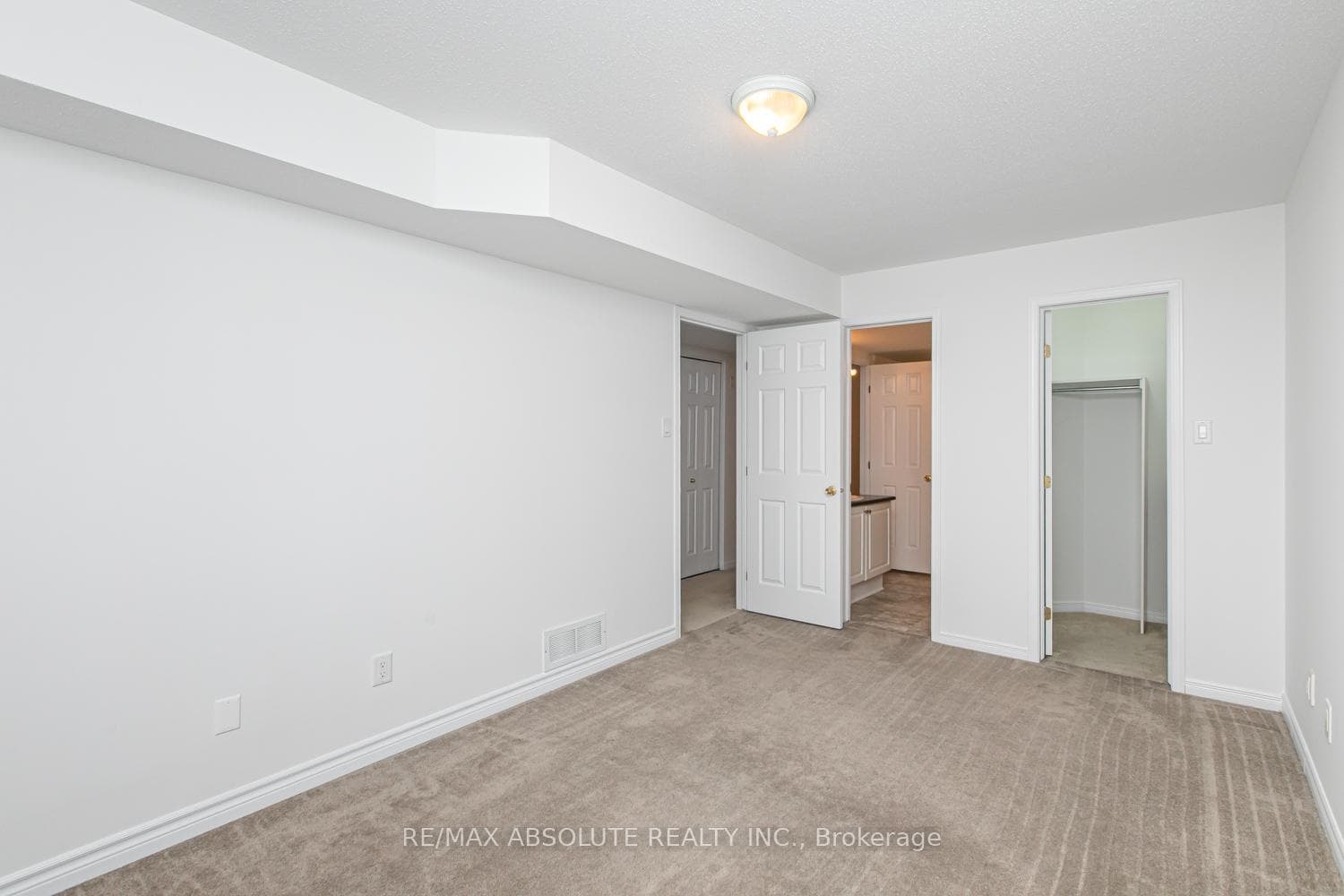 250 Gershwin Private photo 20