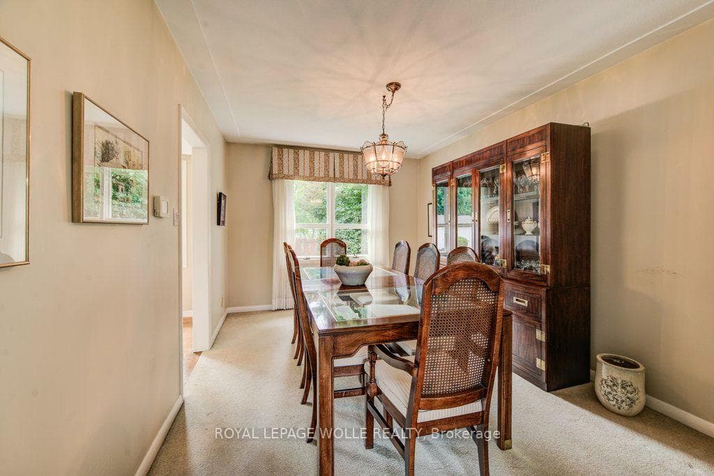 97 Somerset Crescent photo 15