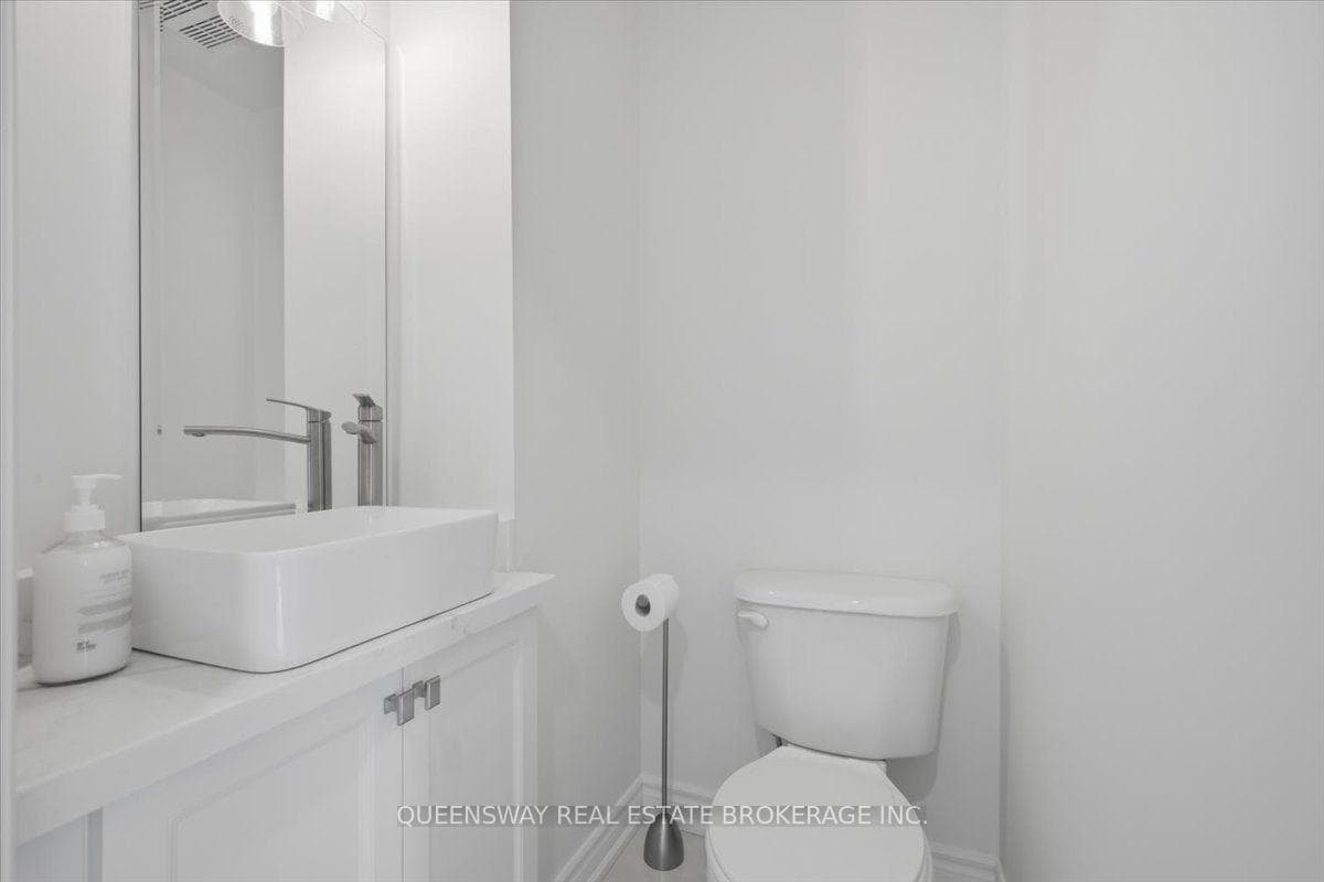 83 Floyd Avenue photo 11