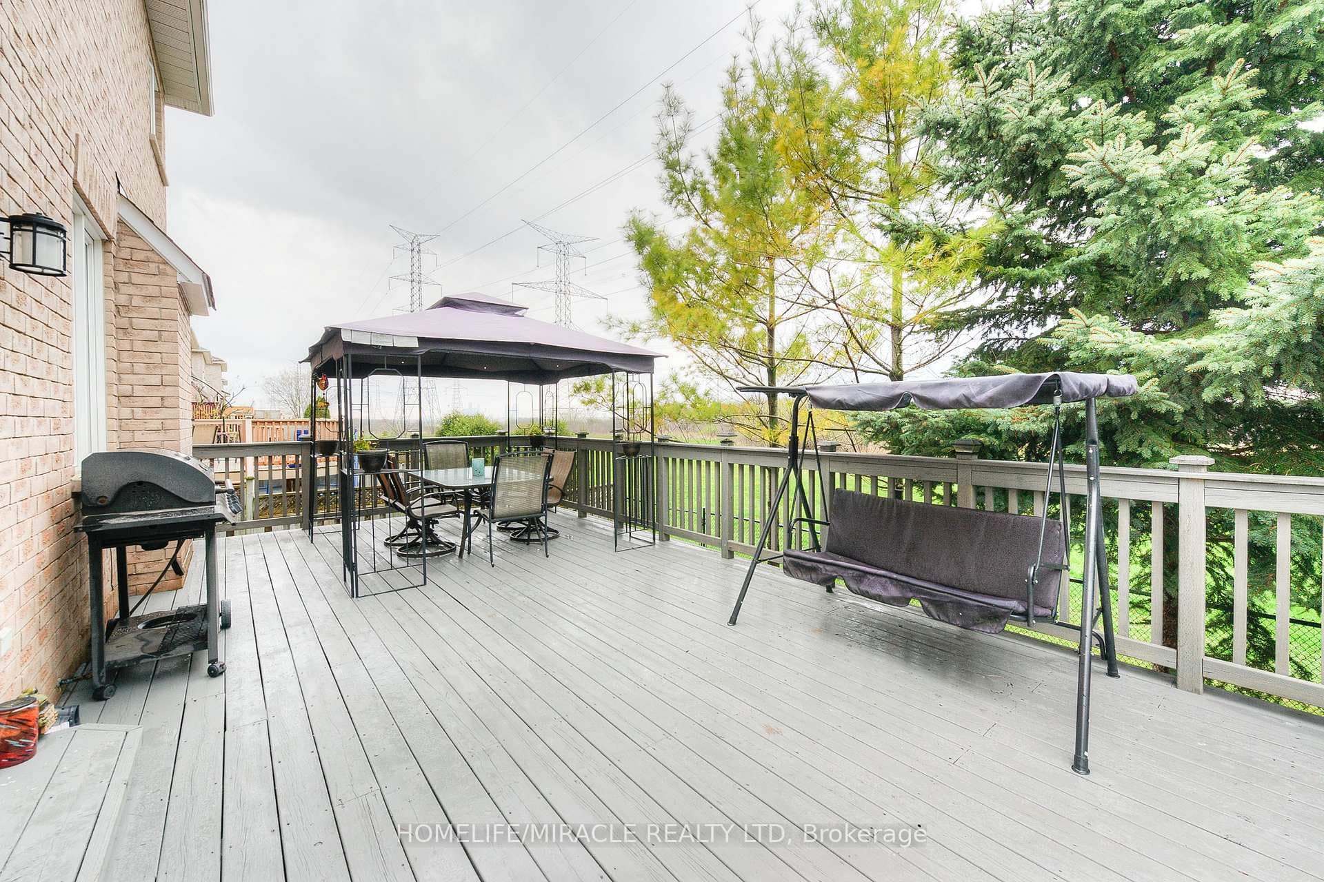 66 Pico Crescent photo 25