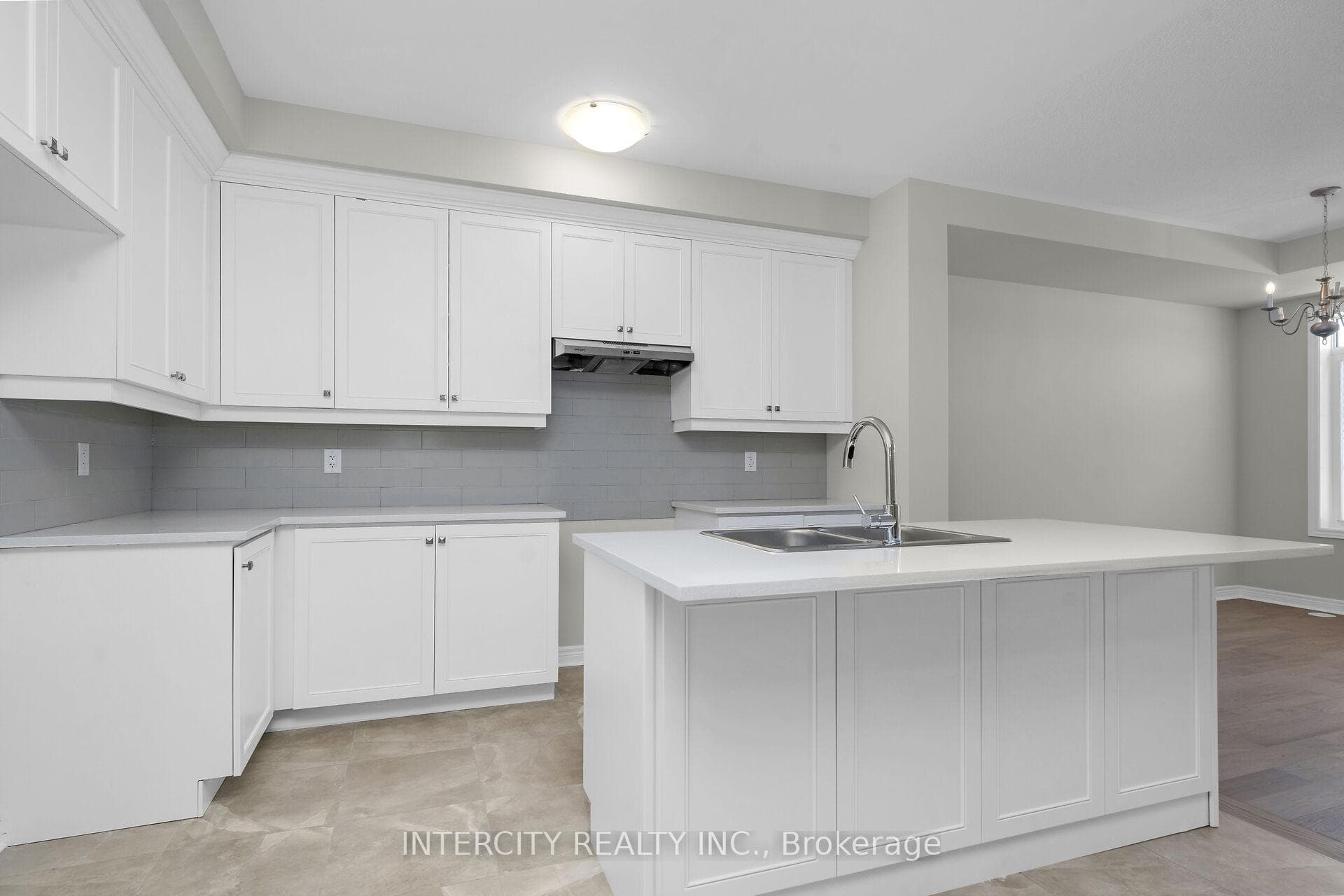 323 Inspire Boulevard photo 14