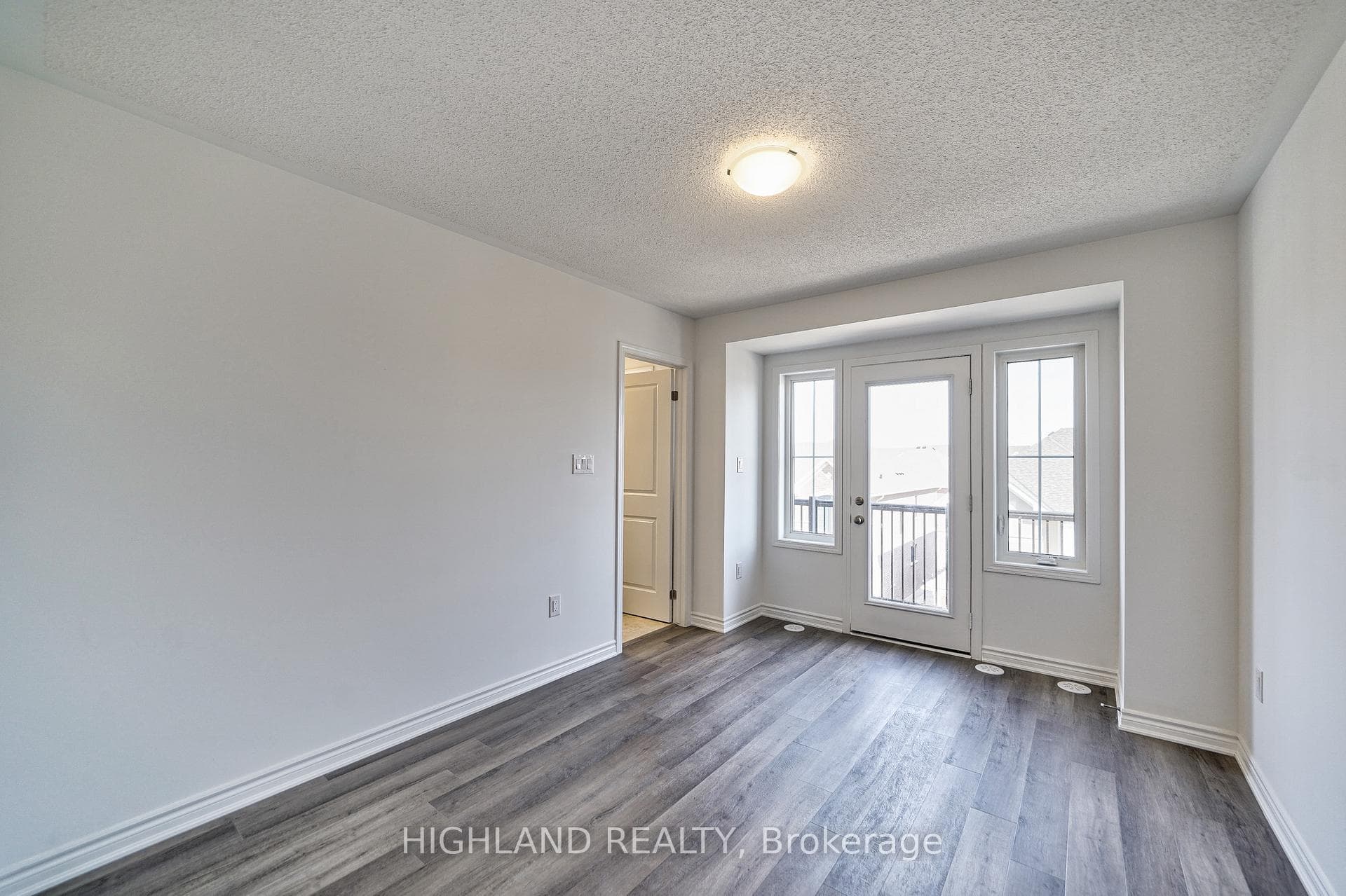 1839 Thames Circle photo 27