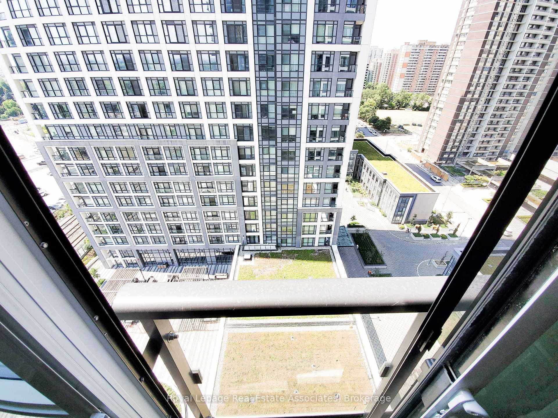 5 Mabelle Avenue Unit 1330 photo 5