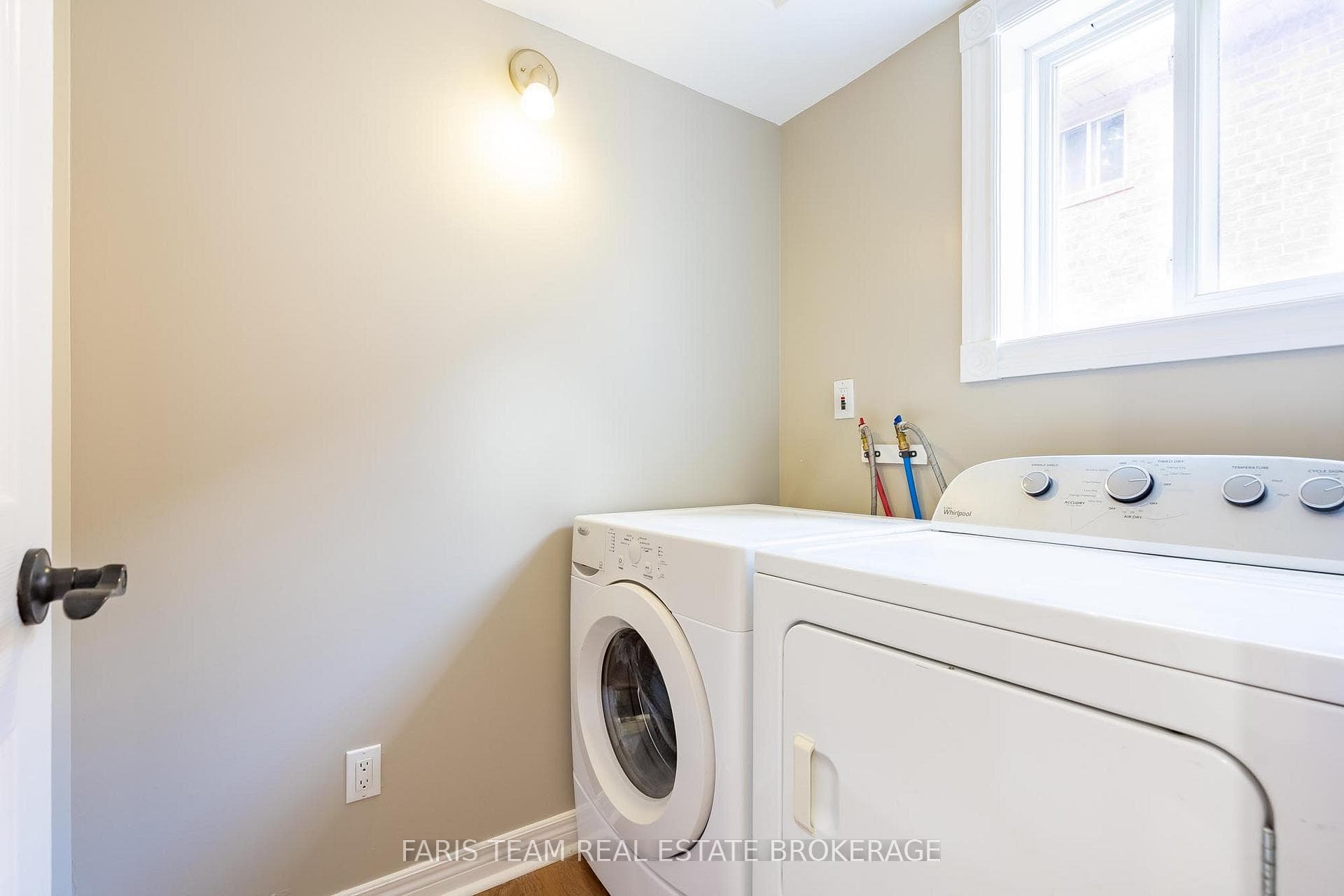 186 Ferndale Drive photo 18