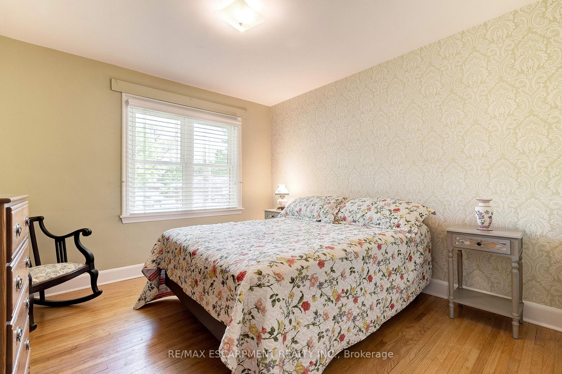 2055 Maplewood Drive photo 19