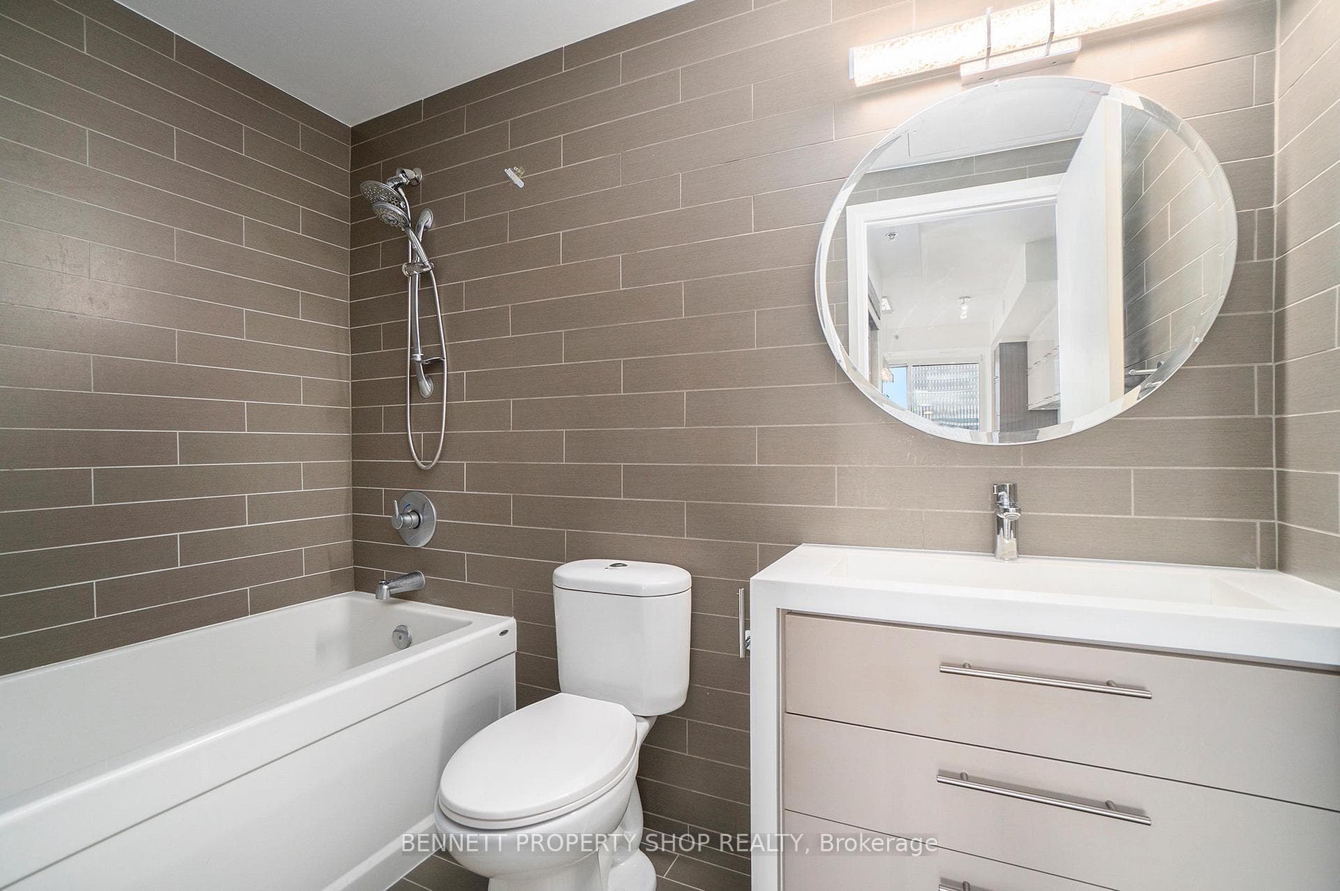 428 Sparks Street Unit 1402 photo 9