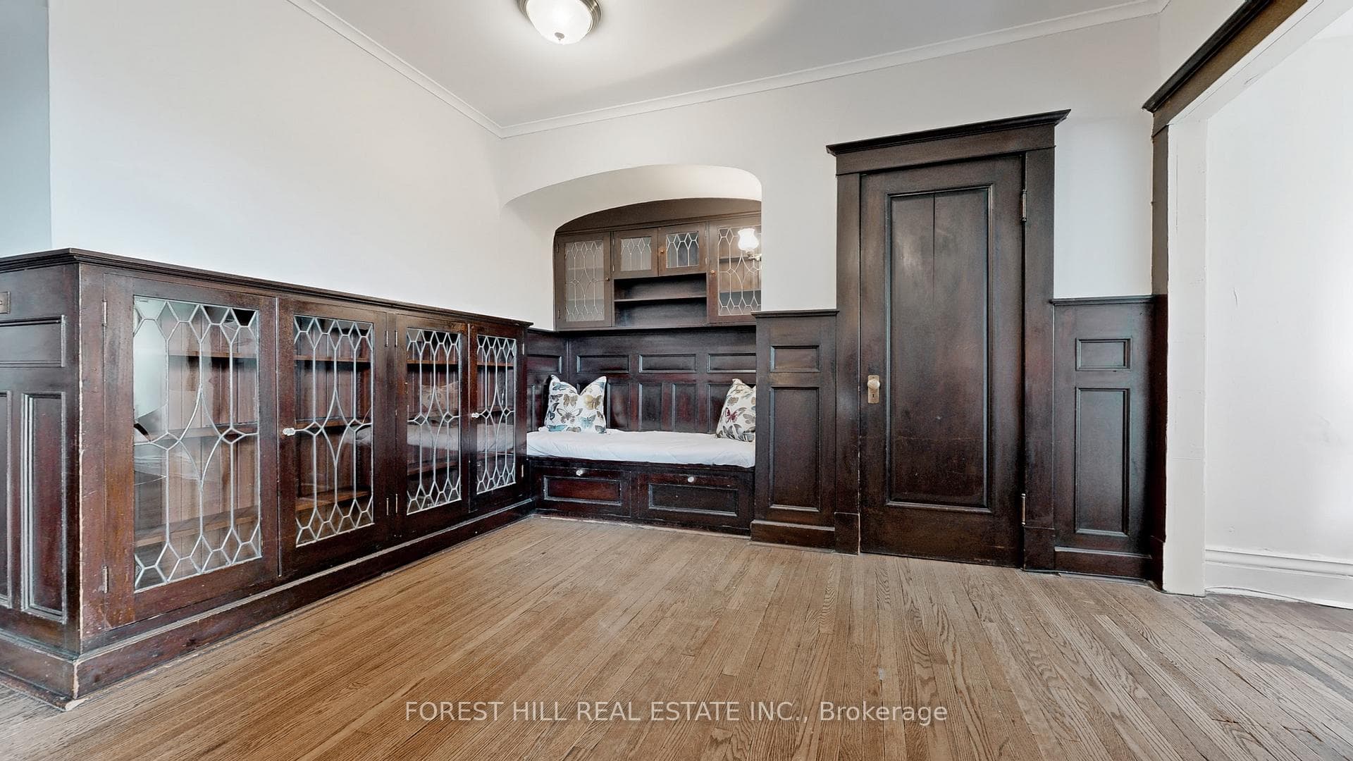 56 Triller Avenue photo 21