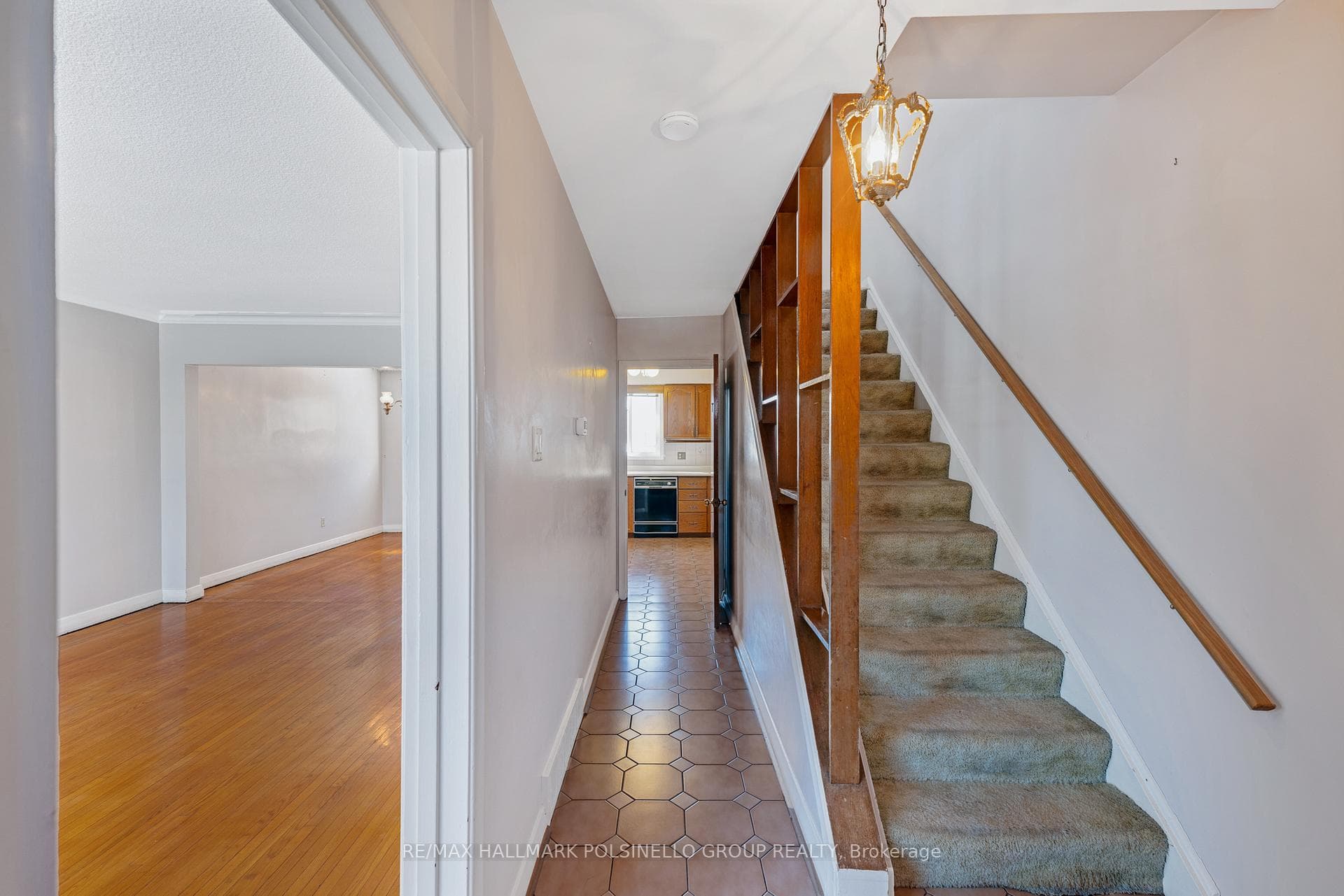 32 Mcdonald Avenue photo 4