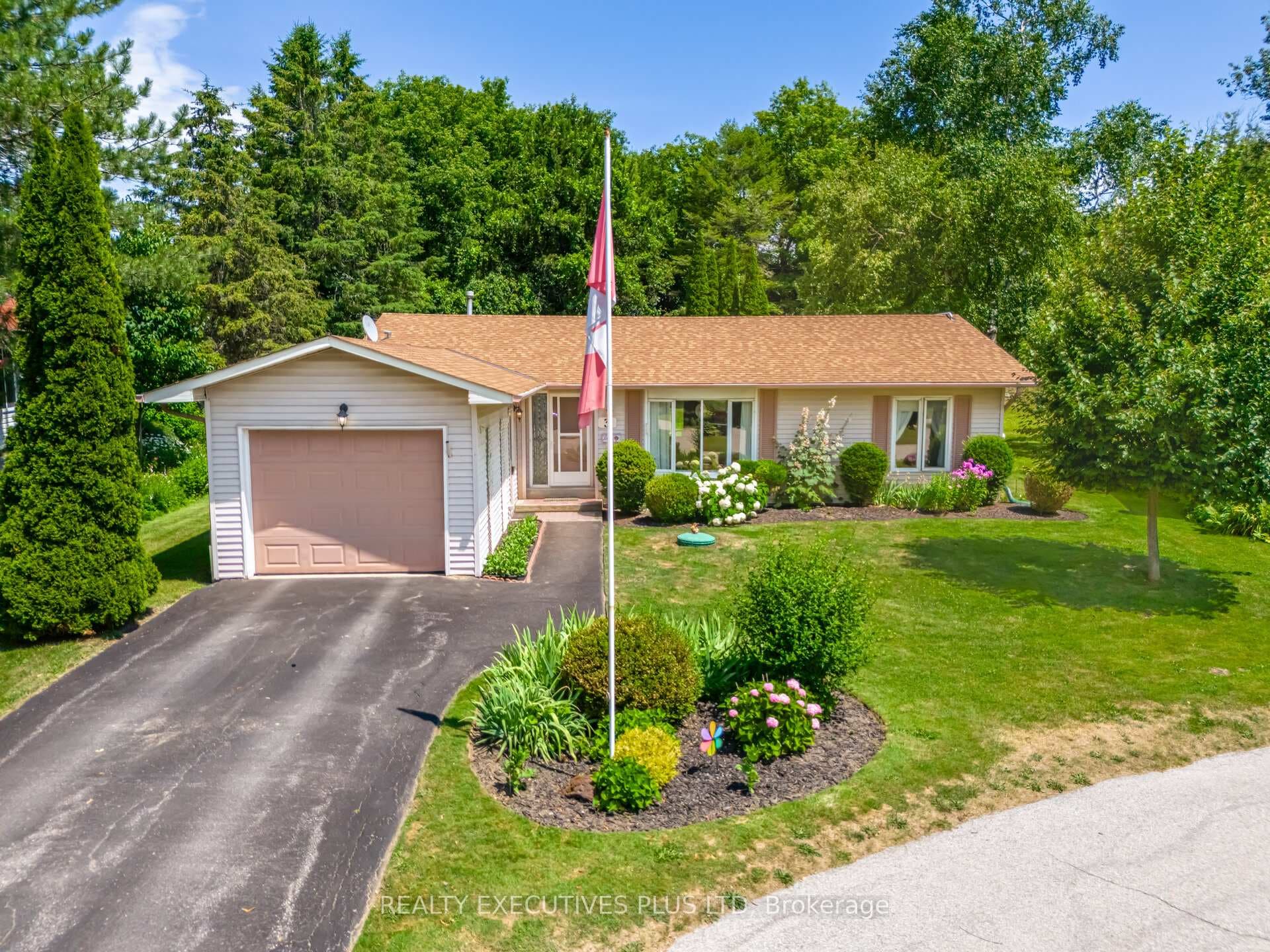 3 Pineview Court photo 1
