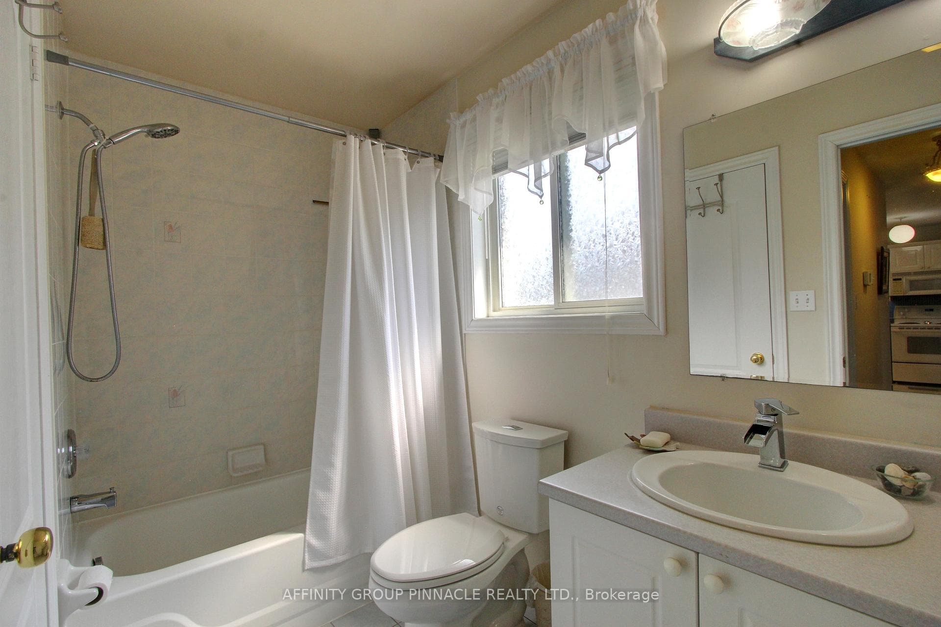 6 McGibbon Boulevard photo 15