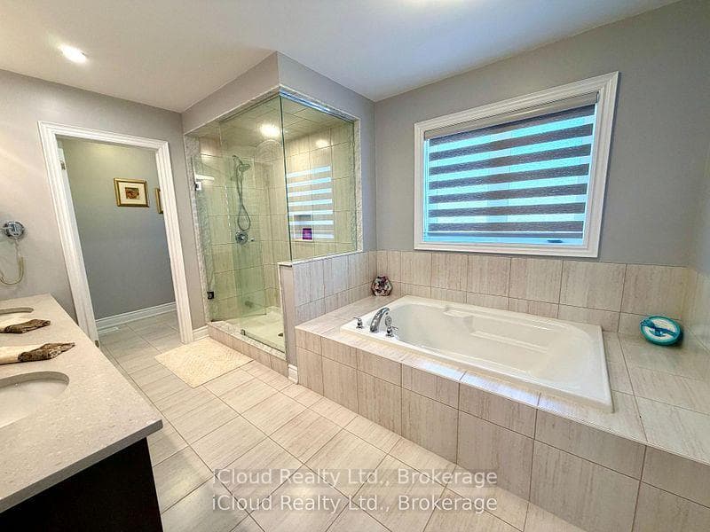 56 Esther Crescent photo 29