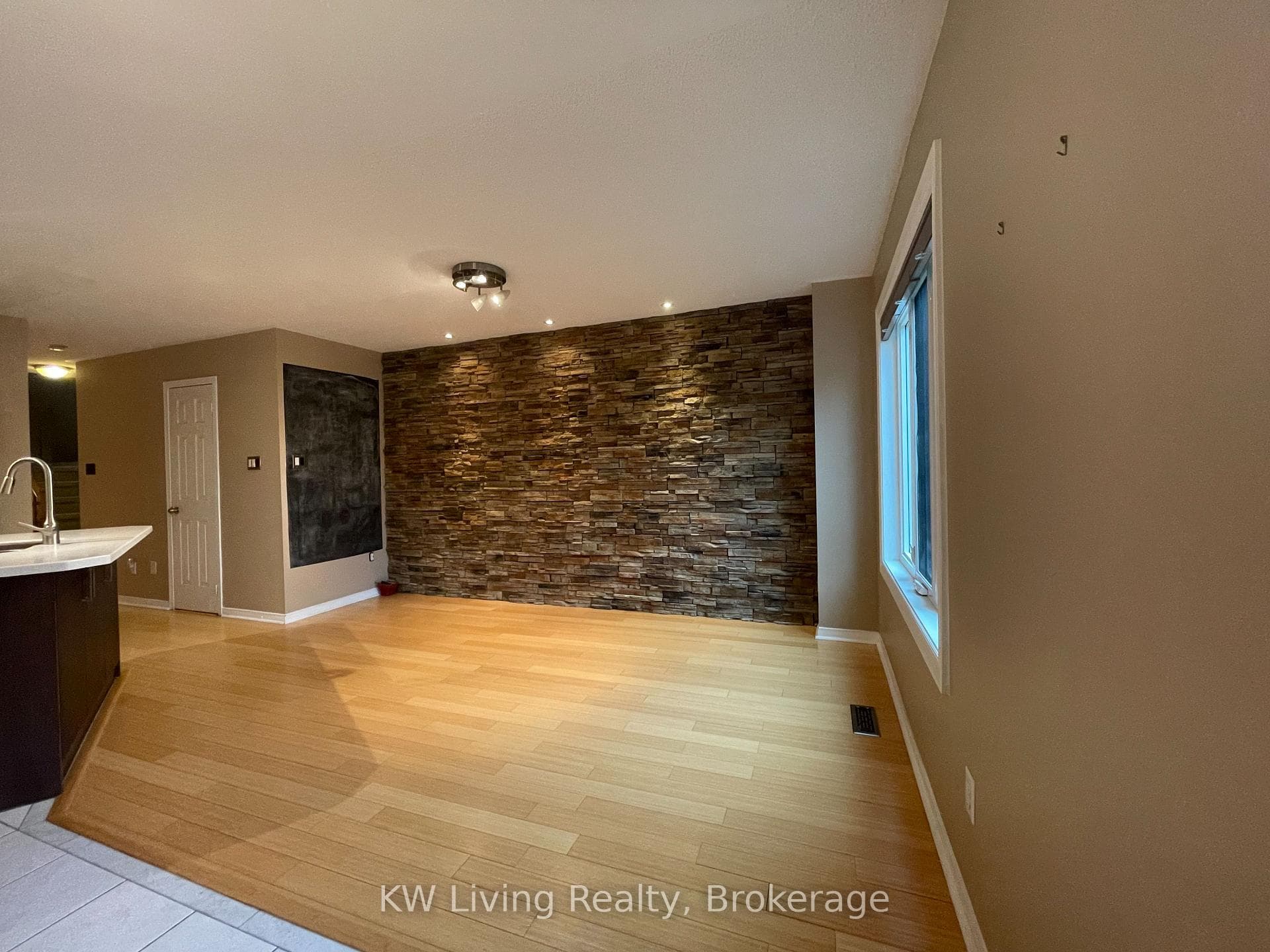 60 Coburg Crescent photo 13