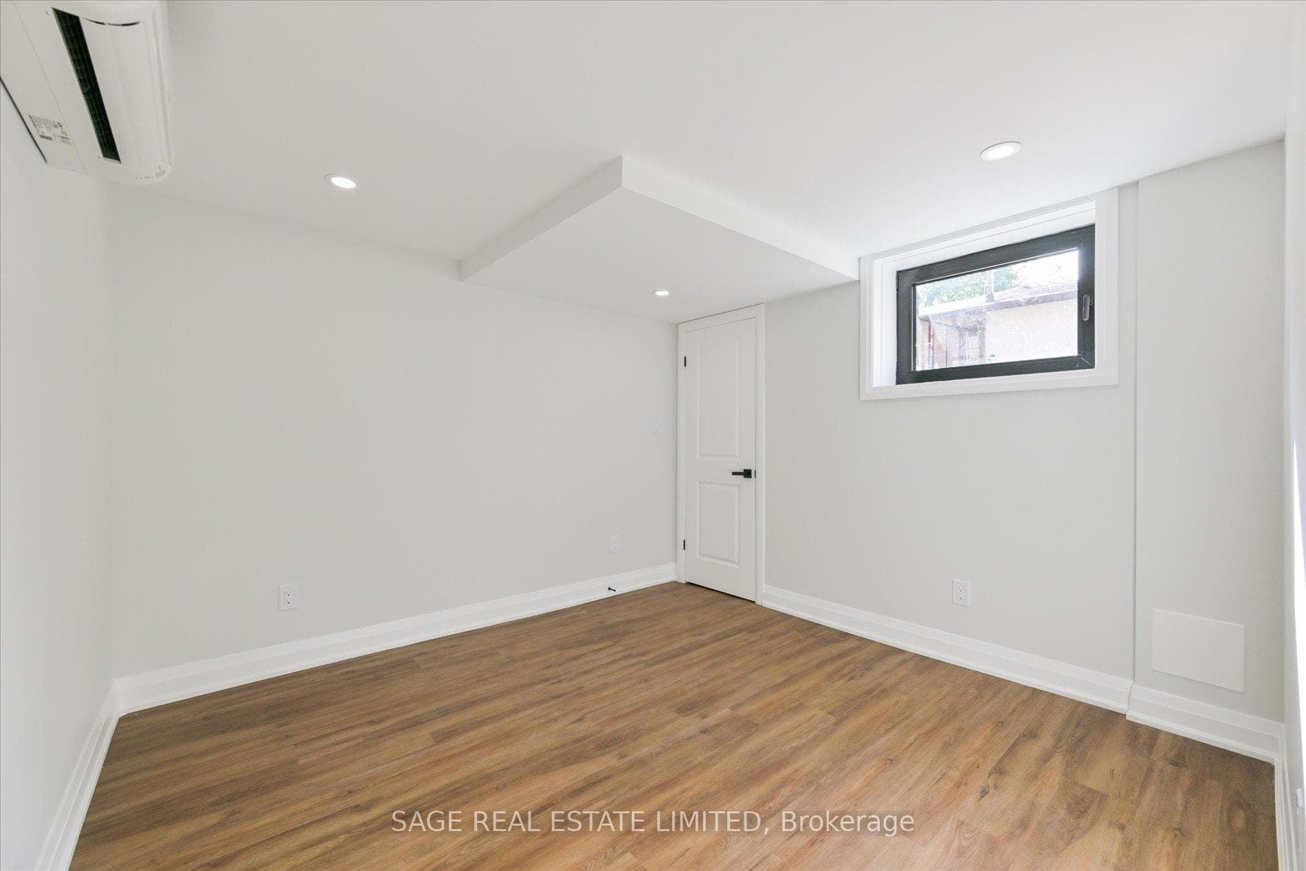 22 Lansdowne Avenue Unit A photo 16
