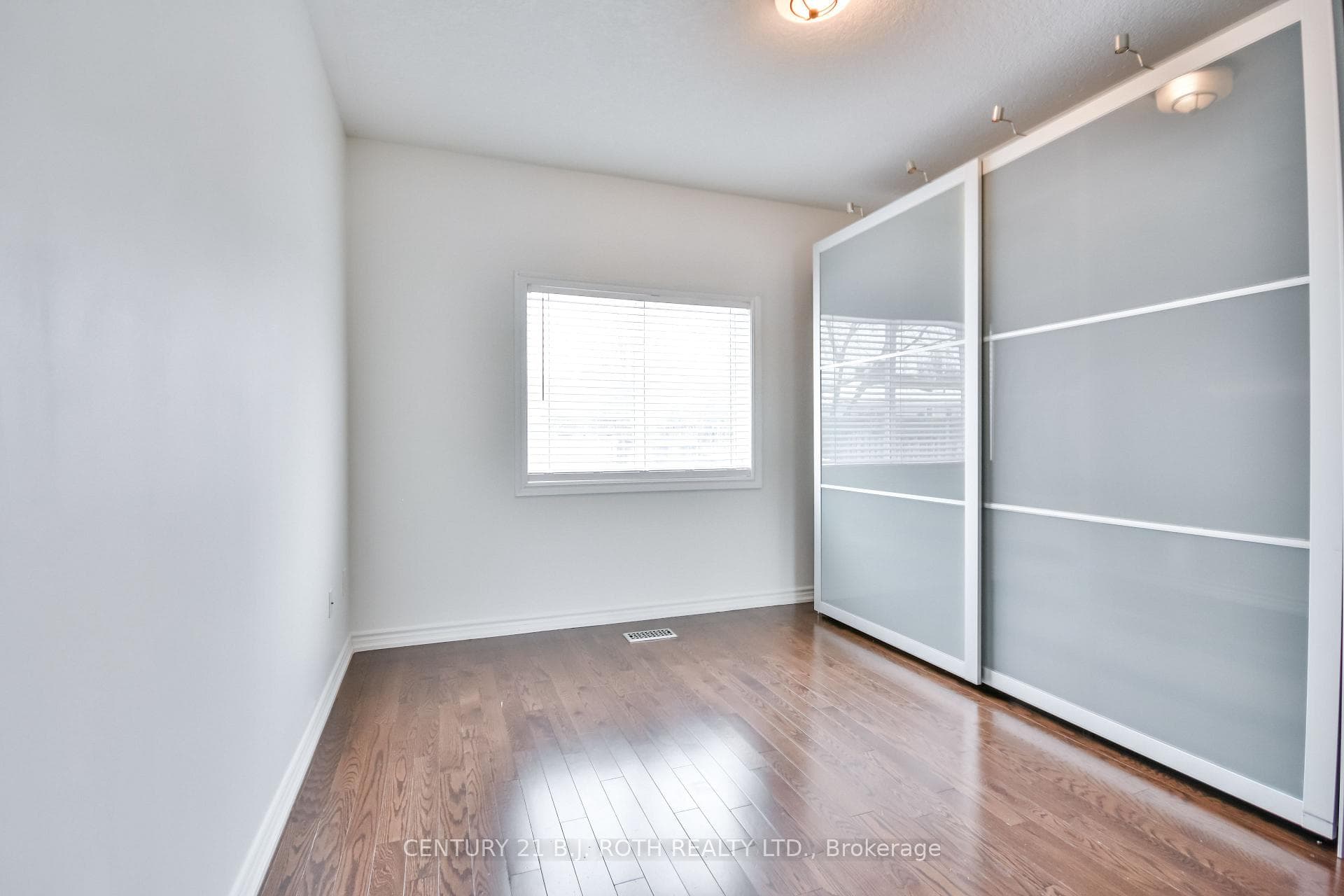 49 Athabaska Road photo 12