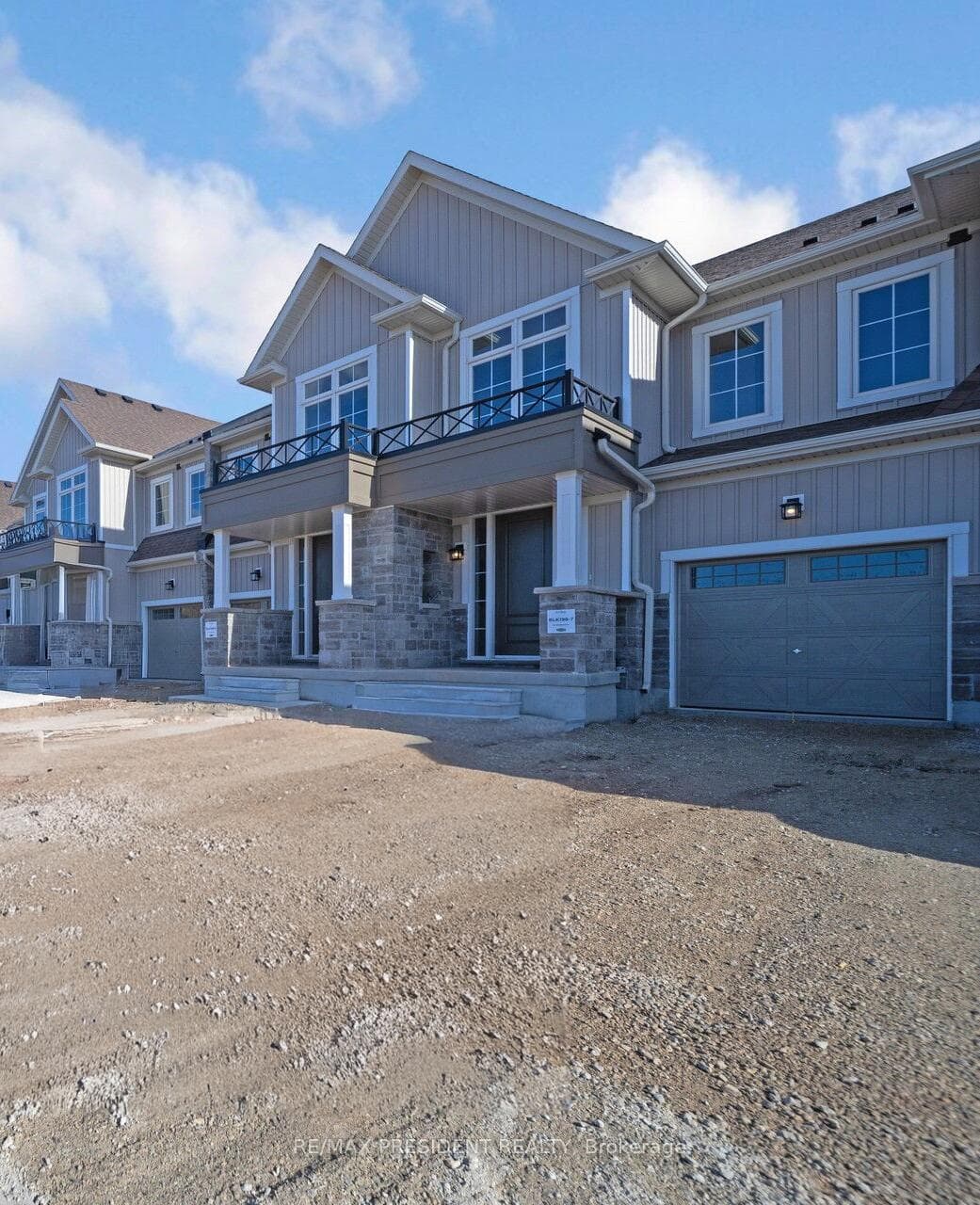 167 Gear Avenue photo 2