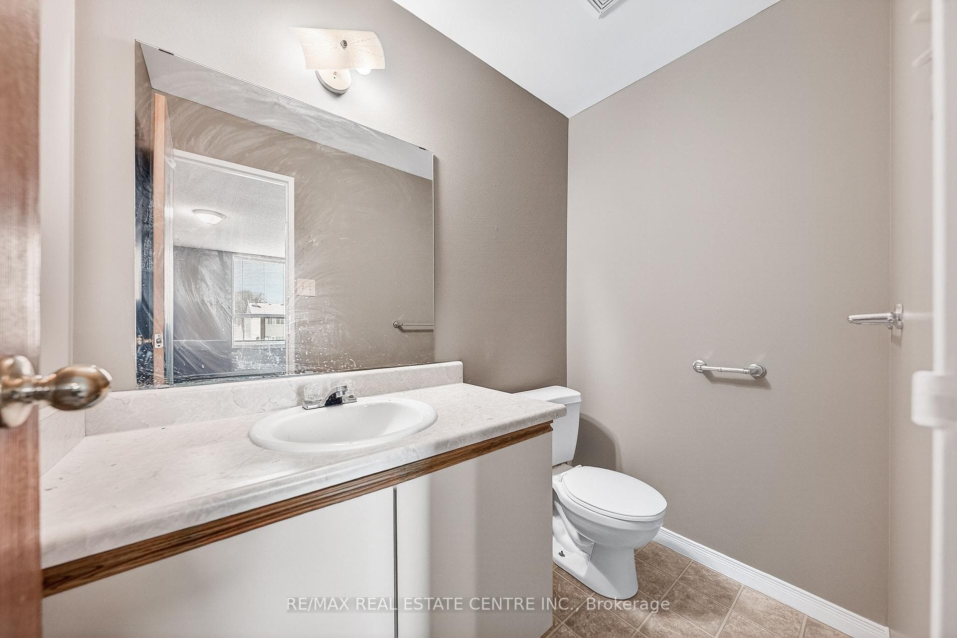 35 Green Valley Drive Unit 212 photo 25